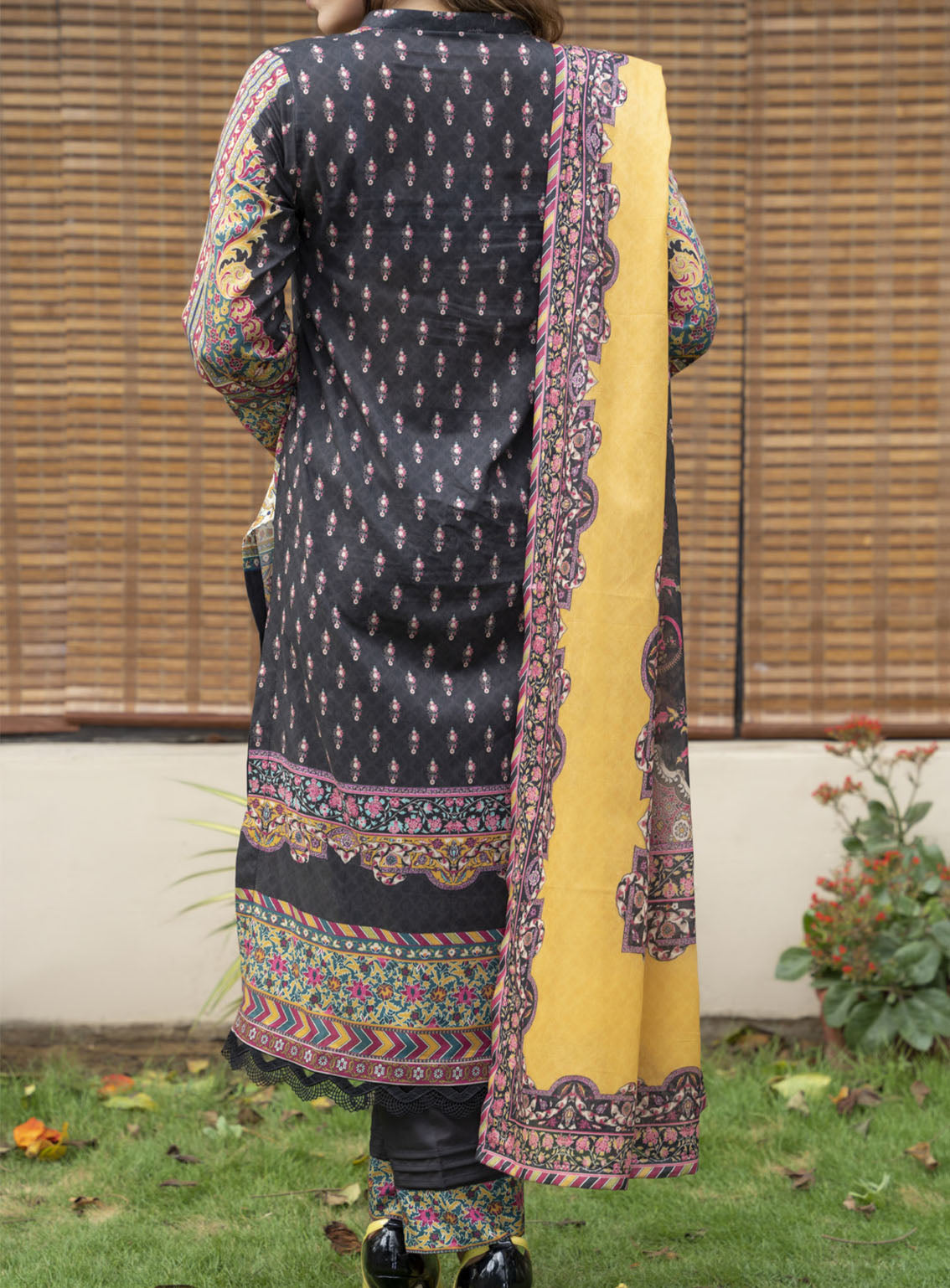 Misri By VS Textile Printed Lawn Suits Unstitched 3 Piece - VS24MPL 410 Misri By VS Textile Printed Lawn Suits Unstitched 3 Piece - VS24MPL 410