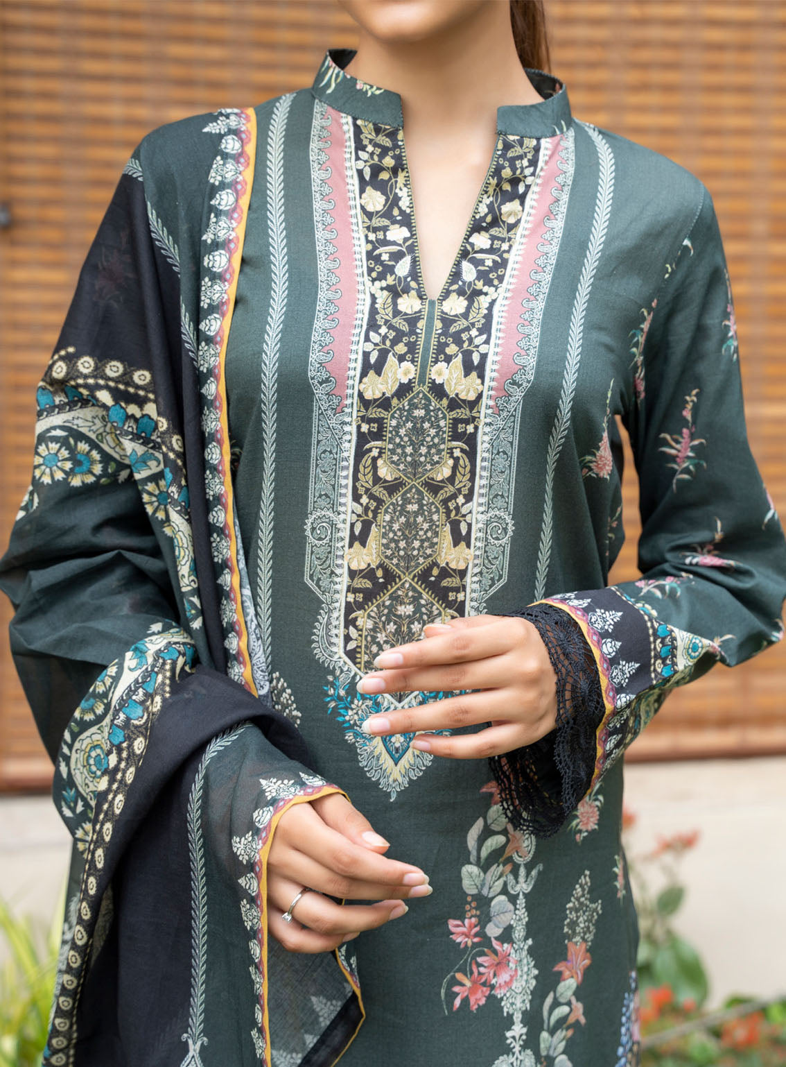 Misri By VS Textile Printed Lawn Suits Unstitched 3 Piece - VS24MPL 411 Misri By VS Textile Printed Lawn Suits Unstitched 3 Piece - VS24MPL 411