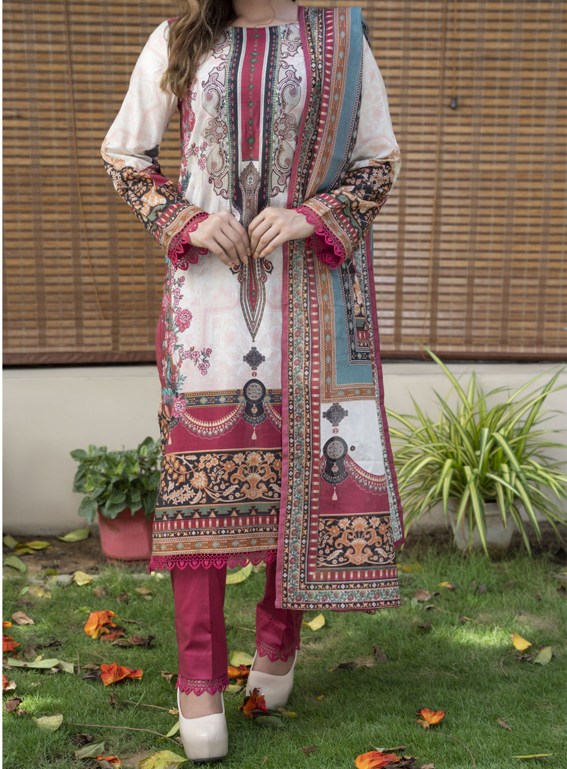 Misri By VS Textile Printed Lawn Suits Unstitched 3 Piece - VS24MPL 412 Misri By VS Textile Printed Lawn Suits Unstitched 3 Piece - VS24MPL 412