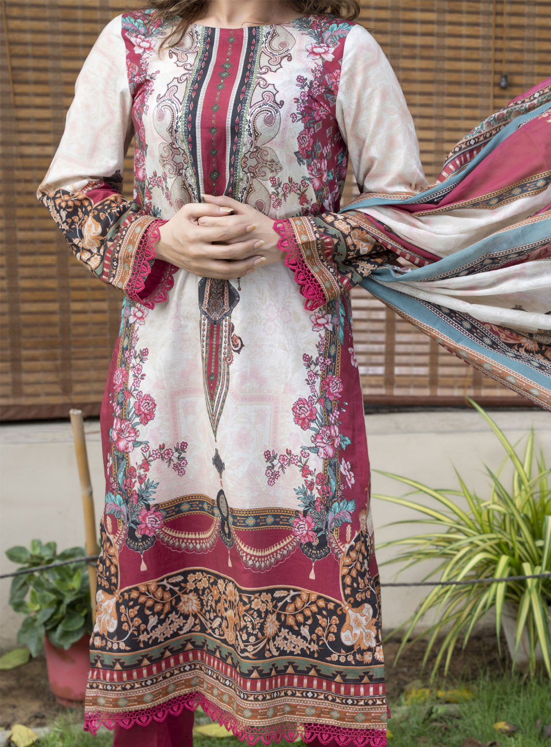 Misri By VS Textile Printed Lawn Suits Unstitched 3 Piece - VS24MPL 412 Misri By VS Textile Printed Lawn Suits Unstitched 3 Piece - VS24MPL 412