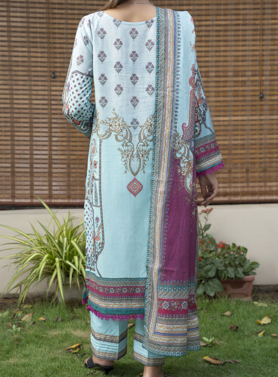 Misri By VS Textile Printed Lawn Suits Unstitched 3 Piece - VS24MPL 414 Misri By VS Textile Printed Lawn Suits Unstitched 3 Piece - VS24MPL 414