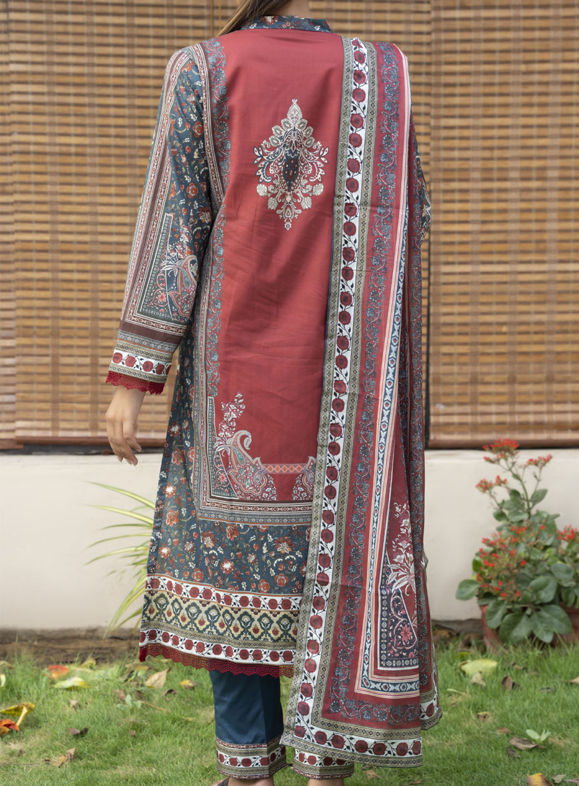 Misri By VS Textile Printed Lawn Suits Unstitched 3 Piece - VS24MPL 415 Misri By VS Textile Printed Lawn Suits Unstitched 3 Piece - VS24MPL 415
