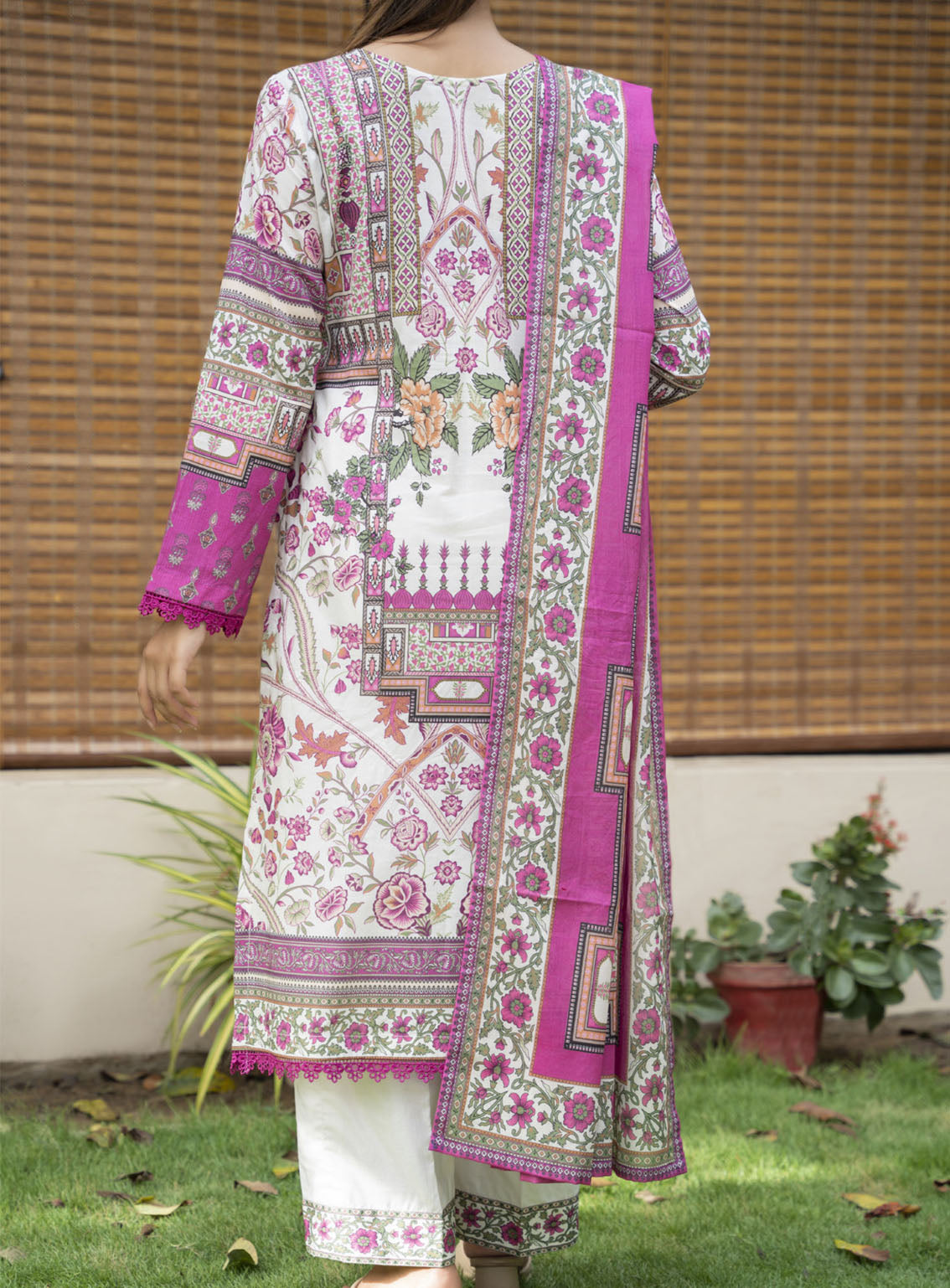 Misri By VS Textile Printed Lawn Suits Unstitched 3 Piece - VS24MPL 417 Misri By VS Textile Printed Lawn Suits Unstitched 3 Piece - VS24MPL 417