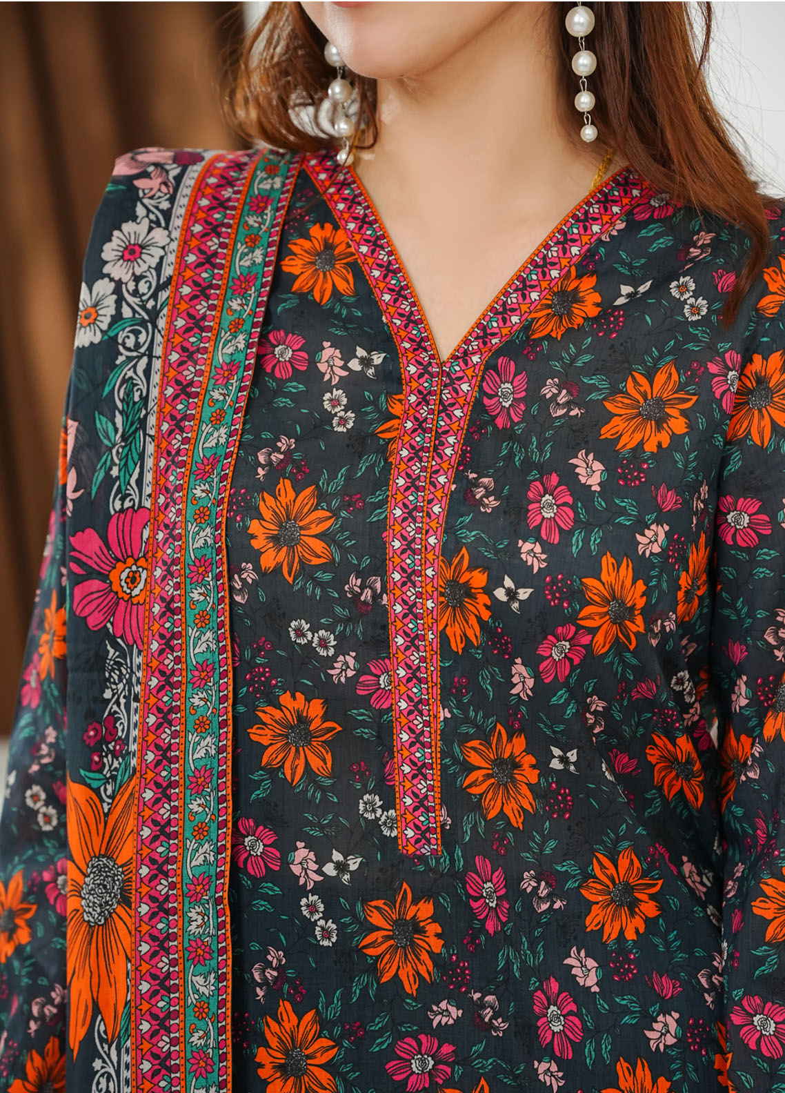 Misri By VS Textile Printed Lawn 3 Piece Unstitched Suit VS26MPLV1N2 D-744 Misri By VS Textile Printed Lawn 3 Piece Unstitched Suit VS26MPLV1N2 D-744