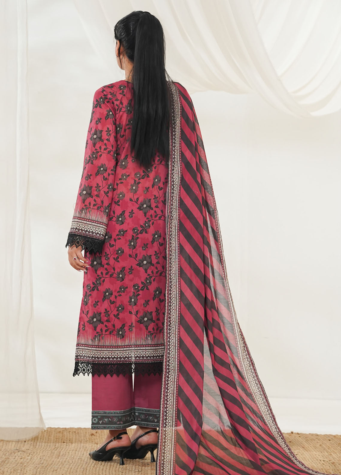 Misri By VS Textile Printed Lawn 3 Piece Unstitched Suit VS26MPLV1N2 D-765 Misri By VS Textile Printed Lawn 3 Piece Unstitched Suit VS26MPLV1N2 D-765