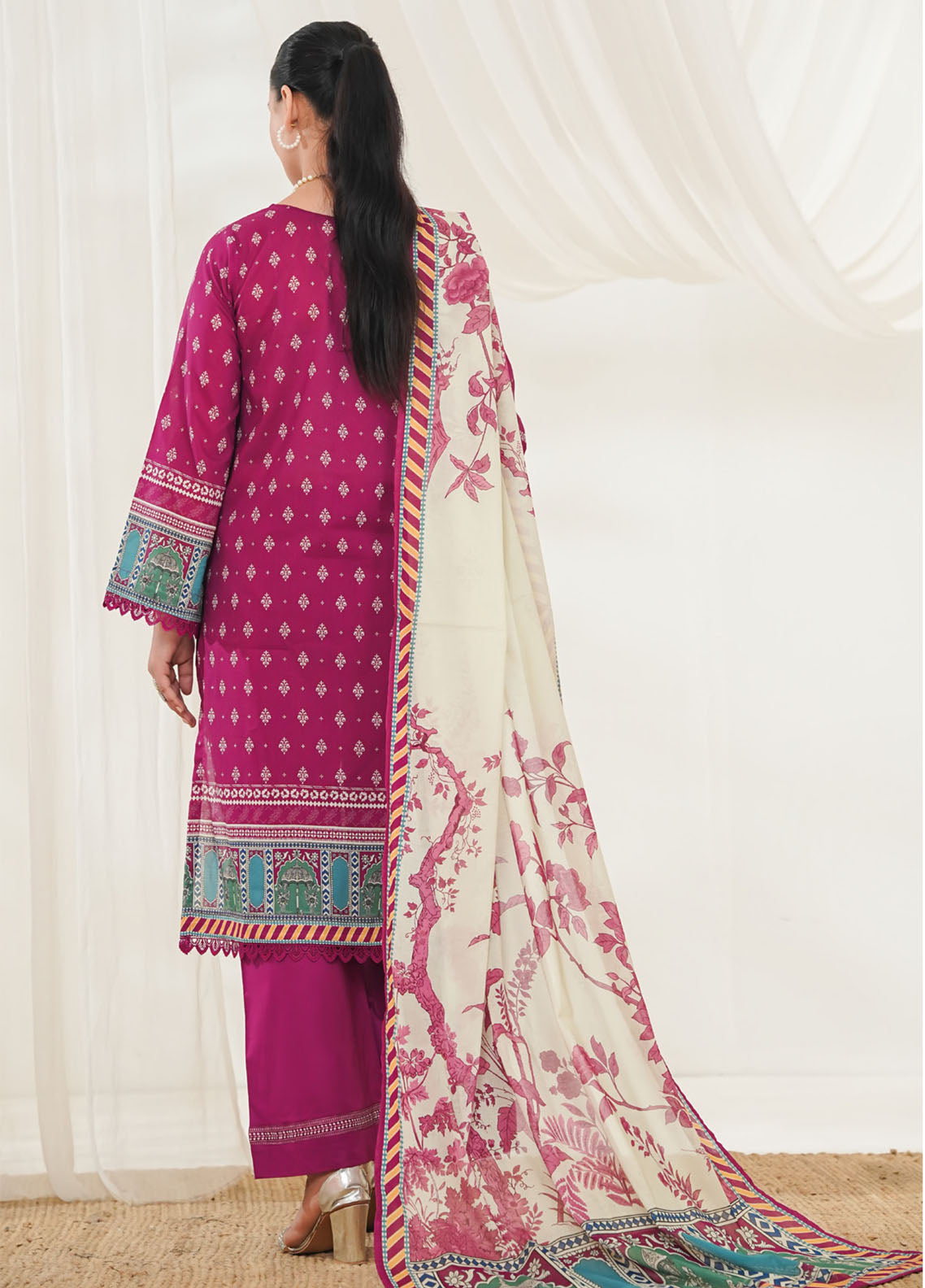 Misri By VS Textile Printed Lawn 3 Piece Unstitched Suit VS26MPLV1N2 D-766 Misri By VS Textile Printed Lawn 3 Piece Unstitched Suit VS26MPLV1N2 D-766