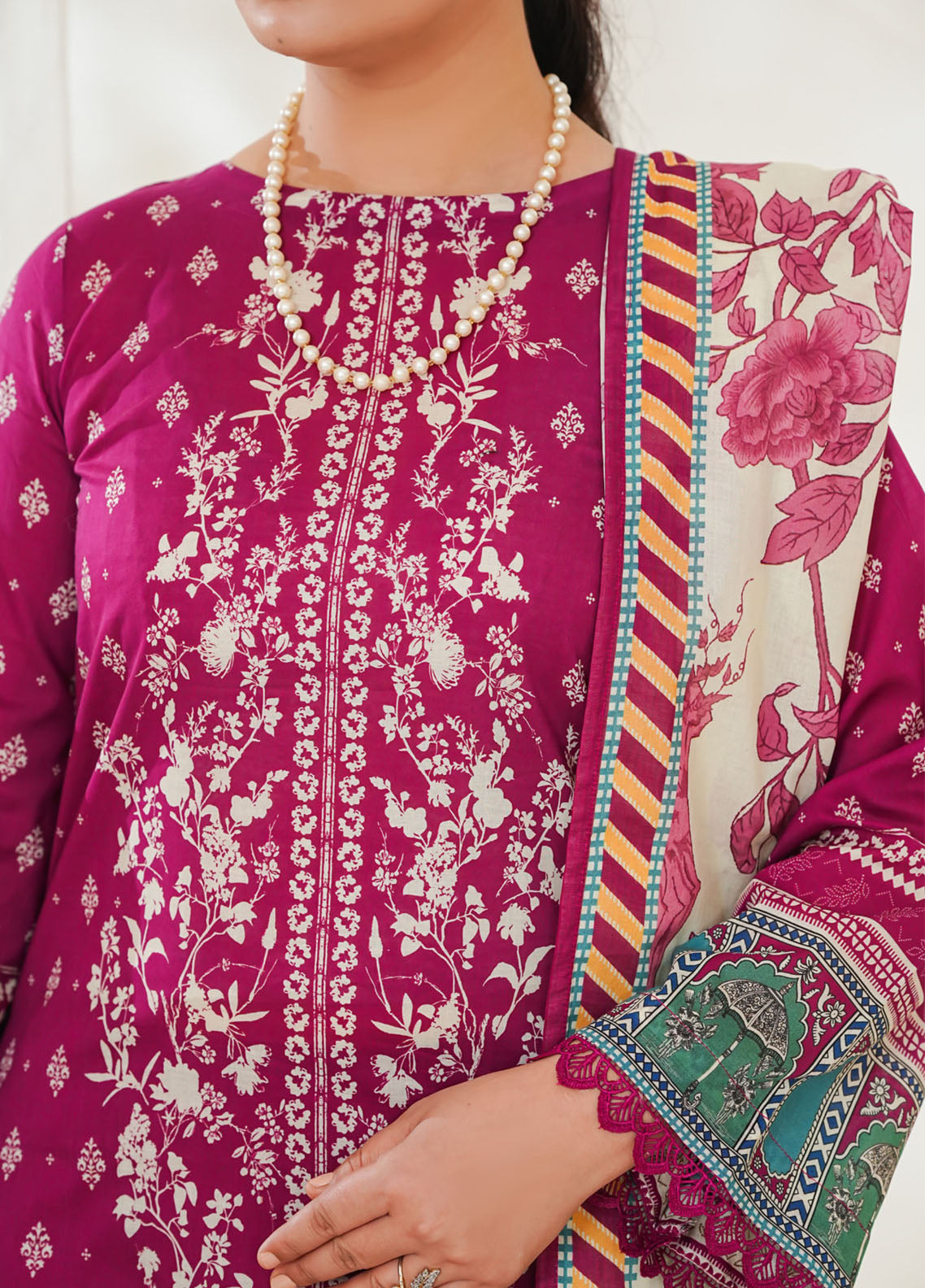 Misri By VS Textile Printed Lawn 3 Piece Unstitched Suit VS26MPLV1N2 D-766 Misri By VS Textile Printed Lawn 3 Piece Unstitched Suit VS26MPLV1N2 D-766