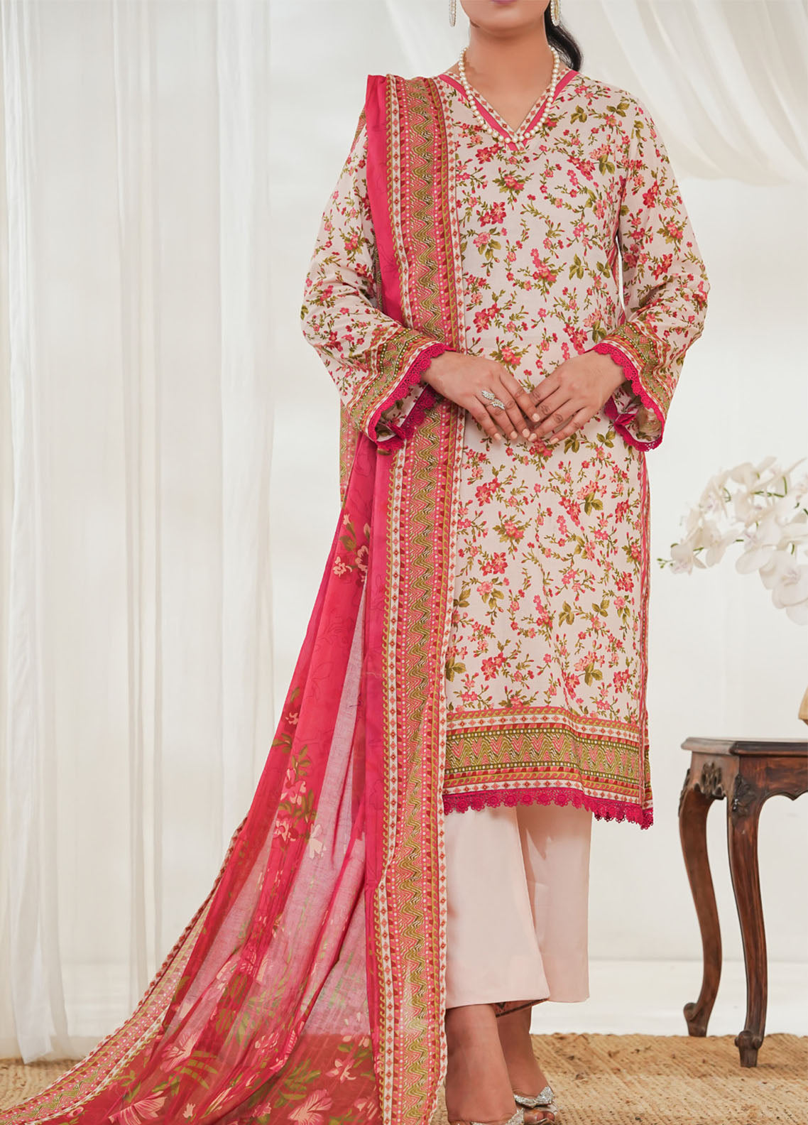Misri By VS Textile Printed Lawn 3 Piece Unstitched Suit VS26MPLV1N2 D-767 Misri By VS Textile Printed Lawn 3 Piece Unstitched Suit VS26MPLV1N2 D-767