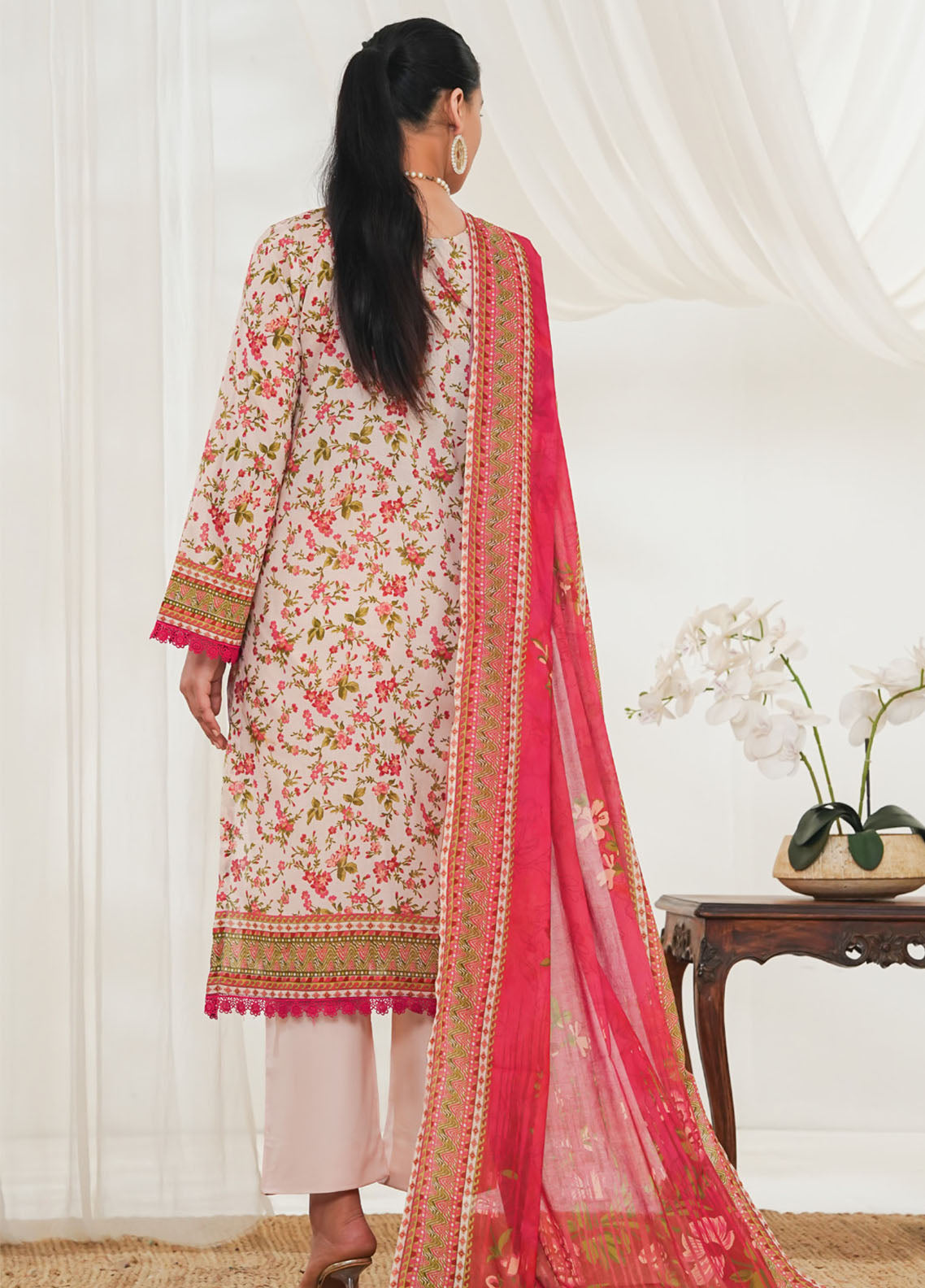 Misri By VS Textile Printed Lawn 3 Piece Unstitched Suit VS26MPLV1N2 D-767 Misri By VS Textile Printed Lawn 3 Piece Unstitched Suit VS26MPLV1N2 D-767