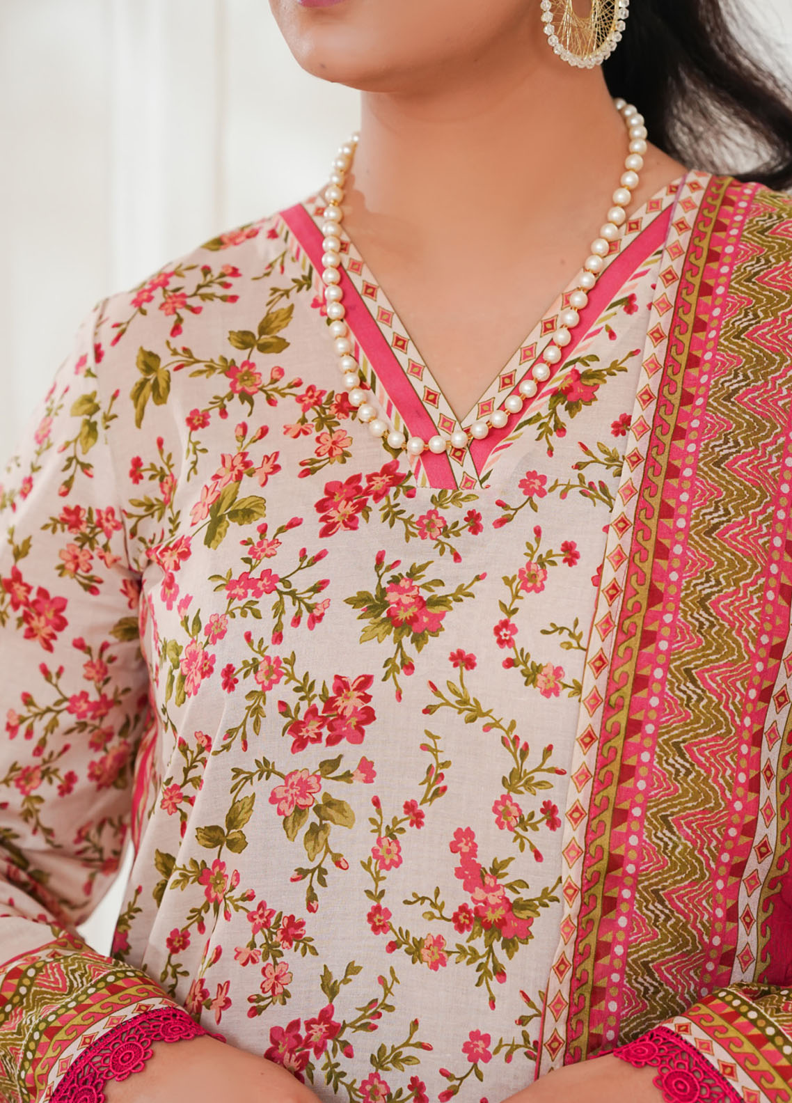 Misri By VS Textile Printed Lawn 3 Piece Unstitched Suit VS26MPLV1N2 D-767 Misri By VS Textile Printed Lawn 3 Piece Unstitched Suit VS26MPLV1N2 D-767