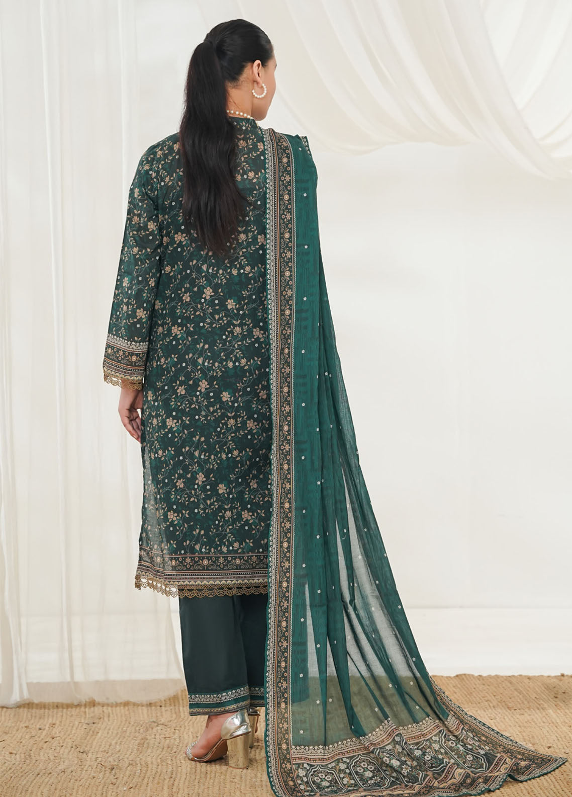 Misri By VS Textile Printed Lawn 3 Piece Unstitched Suit VS26MPLV1N2 D-770 Misri By VS Textile Printed Lawn 3 Piece Unstitched Suit VS26MPLV1N2 D-770