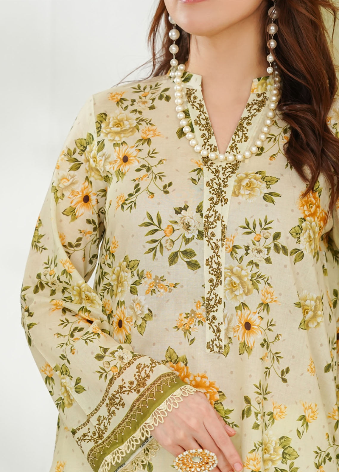 Misri By VS Textile Printed Lawn 3 Piece Unstitched Suit VS26MPLV1N2 D-774 Misri By VS Textile Printed Lawn 3 Piece Unstitched Suit VS26MPLV1N2 D-774