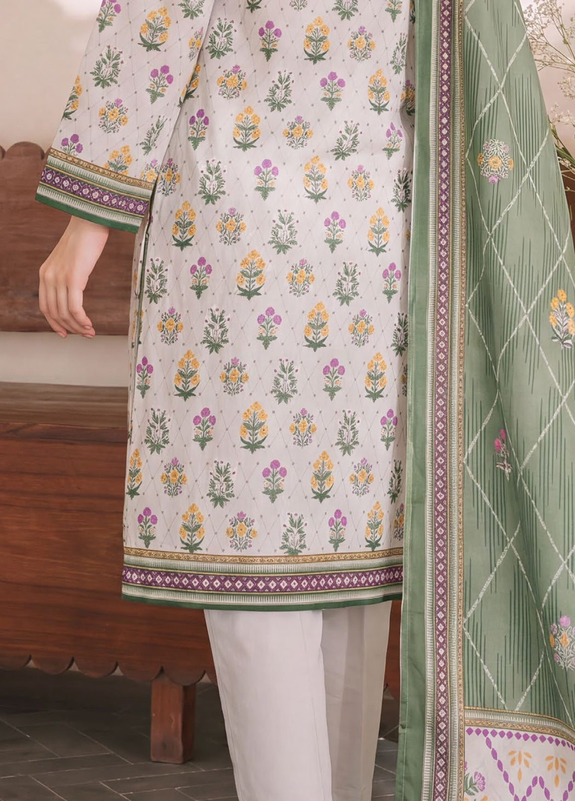 Misri By VS Textile Printed Lawn 3 Piece Unstitched Suit VS26MPLV3 D-952 Misri By VS Textile Printed Lawn 3 Piece Unstitched Suit VS26MPLV3 D-952