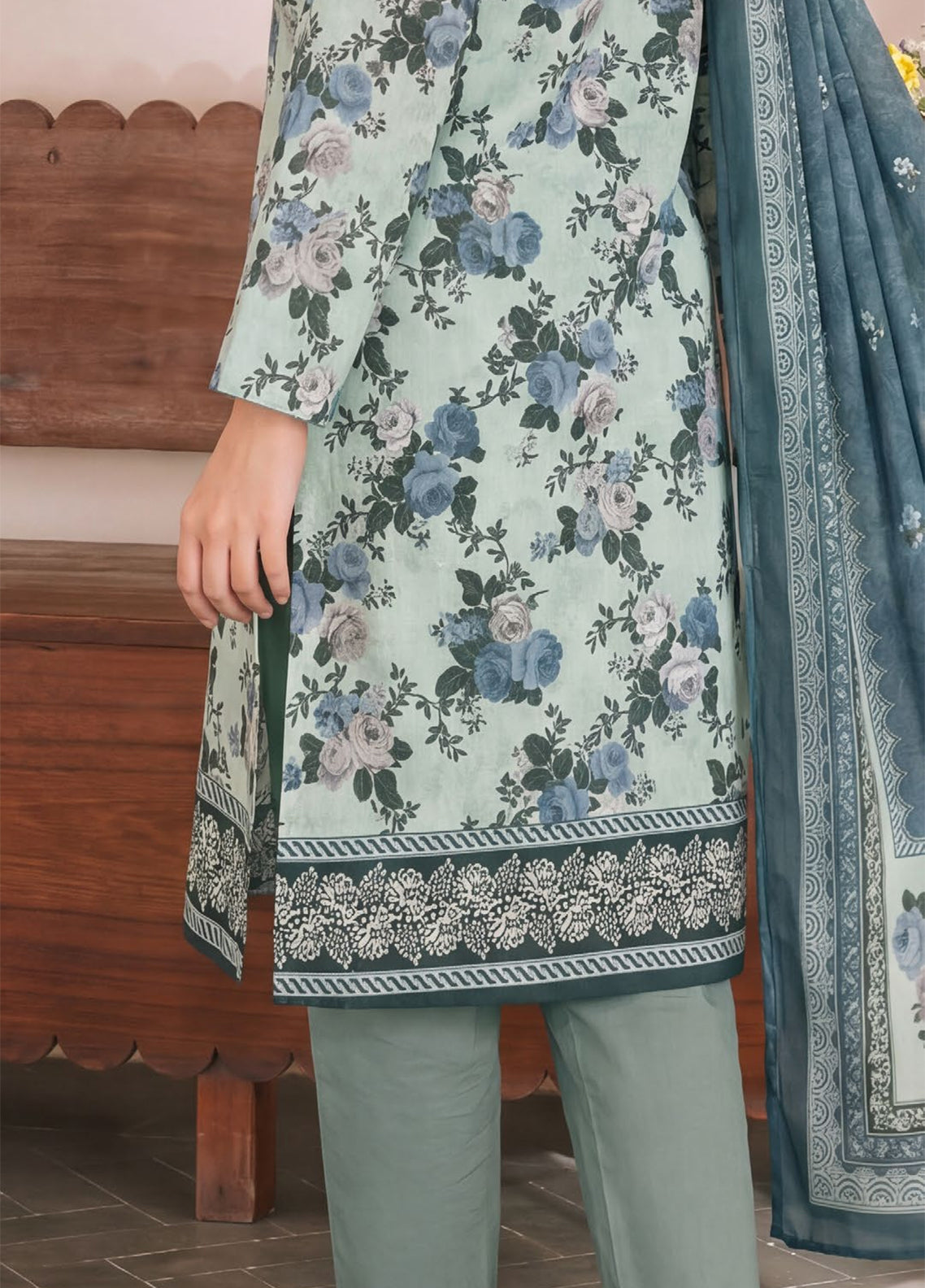 Misri By VS Textile Printed Lawn 3 Piece Unstitched Suit VS26MPLV3 D-954 Misri By VS Textile Printed Lawn 3 Piece Unstitched Suit VS26MPLV3 D-954