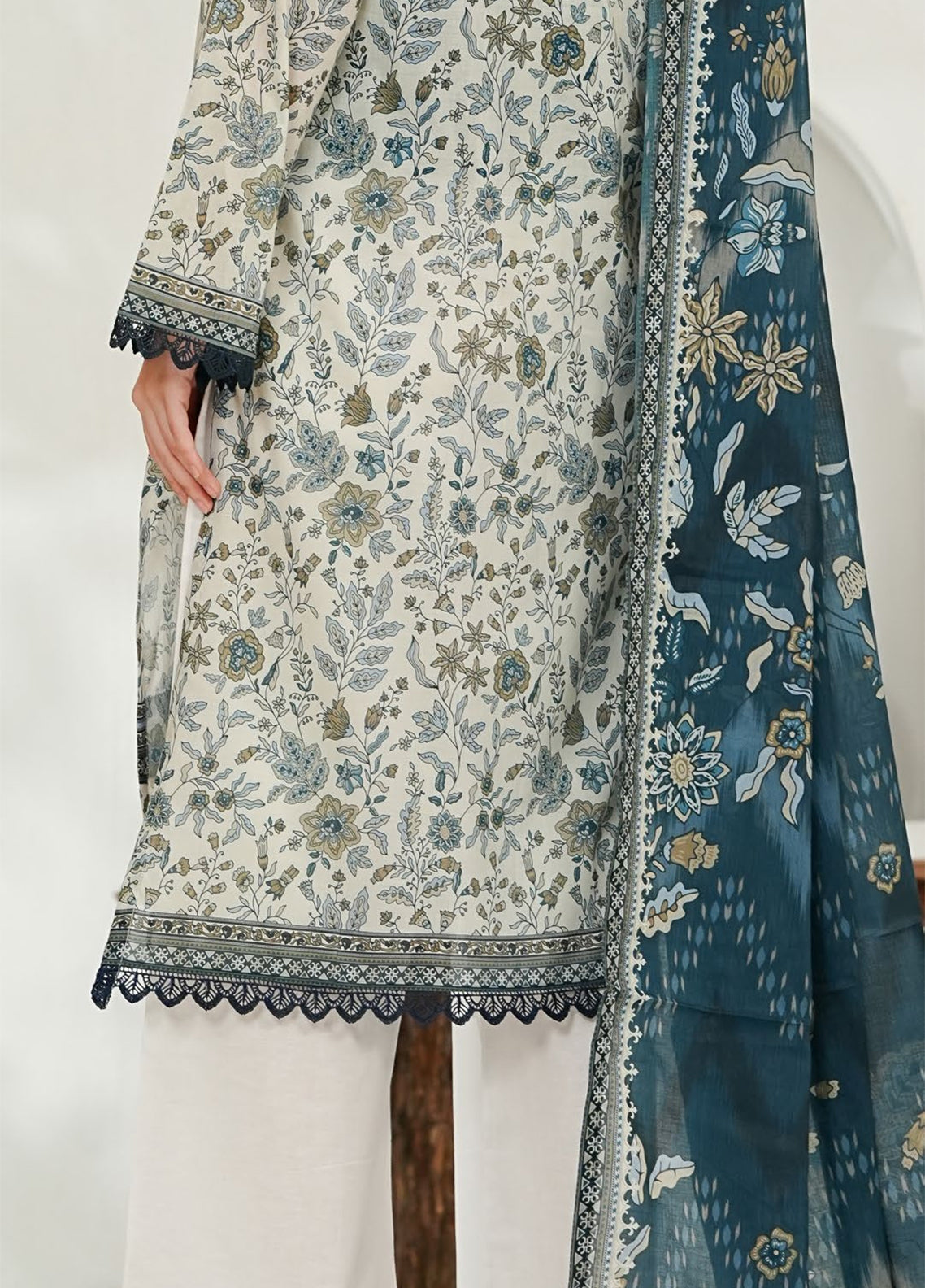Misri By VS Textile Printed Lawn 3 Piece Unstitched Suit VS26MPLV3 D-960 Misri By VS Textile Printed Lawn 3 Piece Unstitched Suit VS26MPLV3 D-960