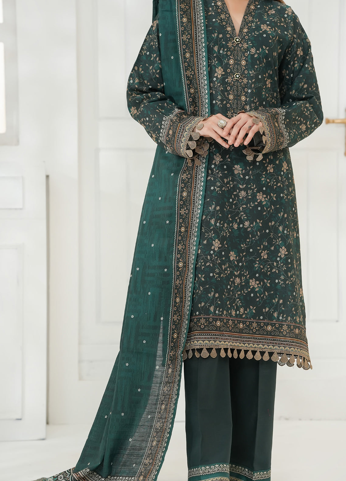 Misri By VS Textile Printed Lawn 3 Piece Unstitched Suit VS26V2 D-904 Misri By VS Textile Printed Lawn 3 Piece Unstitched Suit VS26V2 D-904