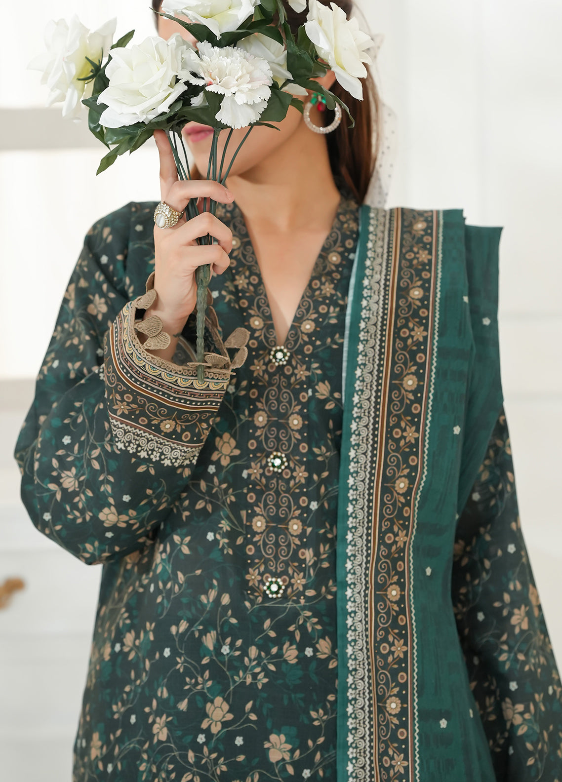 Misri By VS Textile Printed Lawn 3 Piece Unstitched Suit VS26V2 D-904 Misri By VS Textile Printed Lawn 3 Piece Unstitched Suit VS26V2 D-904