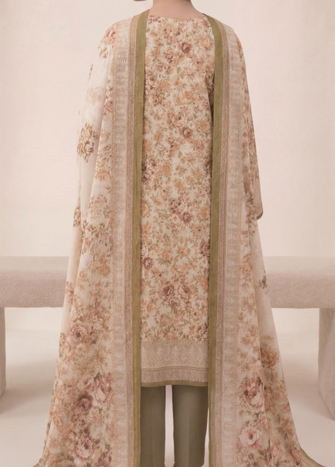 Misri By VS Textile Printed Lawn 3 Piece Unstitched Suit VS26V2 D-915 Misri By VS Textile Printed Lawn 3 Piece Unstitched Suit VS26V2 D-915