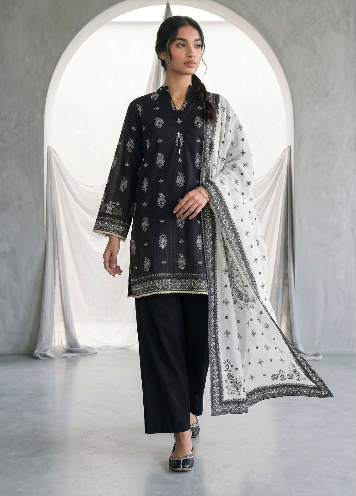 Monochrome By Zellbury Printed Lawn 3 Piece Unstitched Suit WUS26X30938 Monochrome By Zellbury Printed Lawn 3 Piece Unstitched Suit WUS26X30938