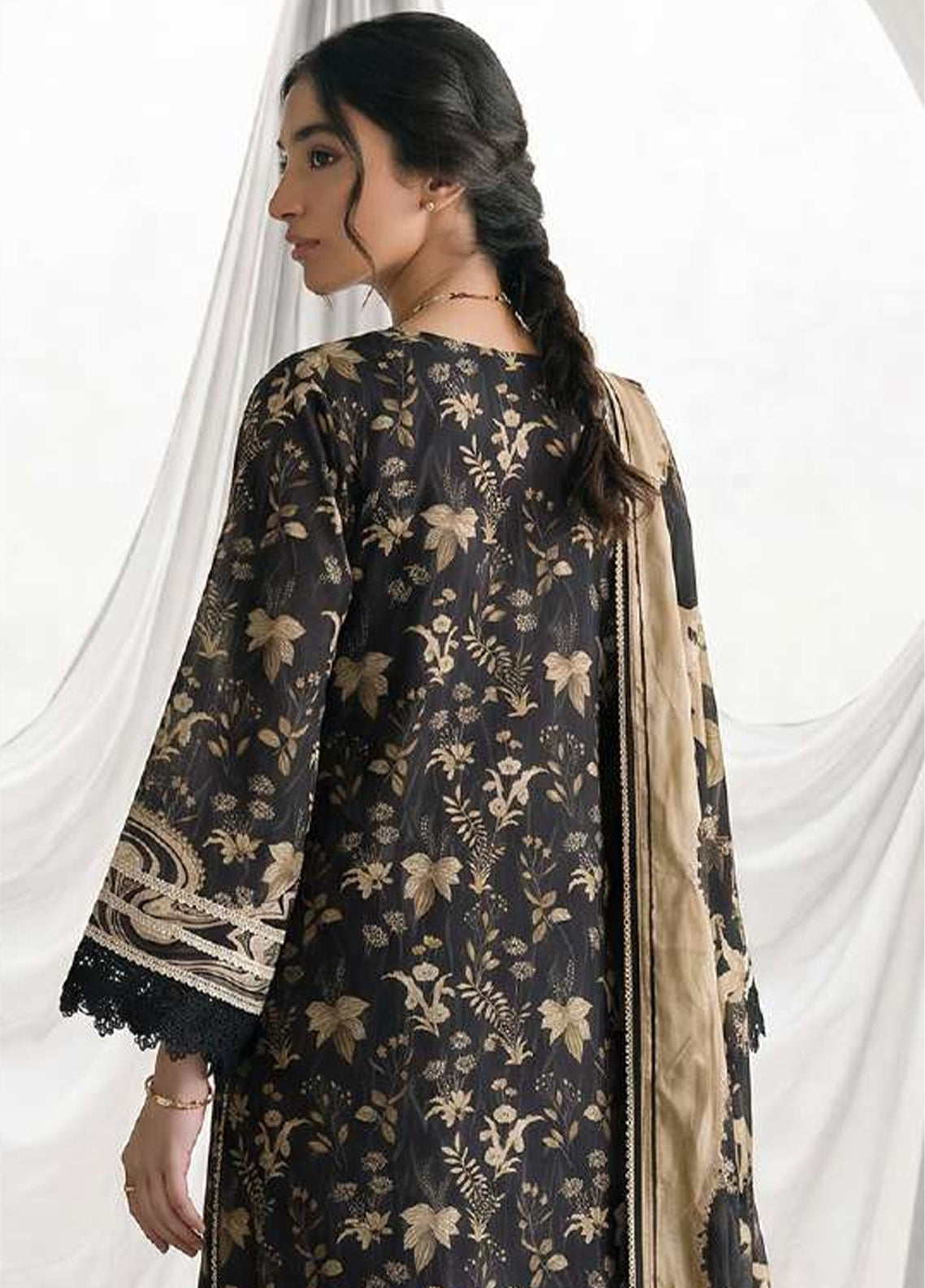 Monochrome By Zellbury Printed Lawn 3 Piece Unstitched Suit WUS26X31135 Monochrome By Zellbury Printed Lawn 3 Piece Unstitched Suit WUS26X31135