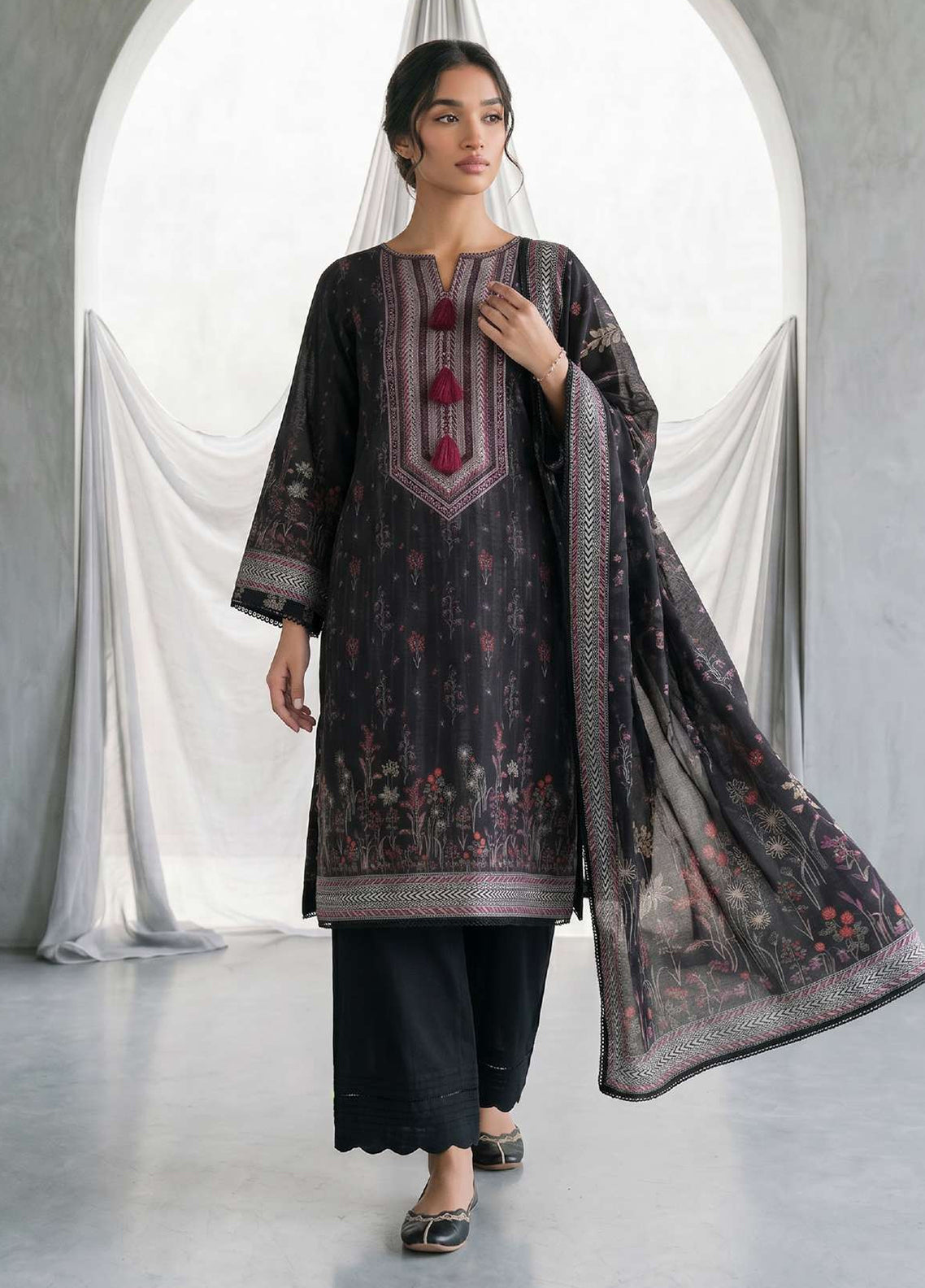 Monochrome By Zellbury Printed Lawn 3 Piece Unstitched Suit WUS26X31137 Monochrome By Zellbury Printed Lawn 3 Piece Unstitched Suit WUS26X31137