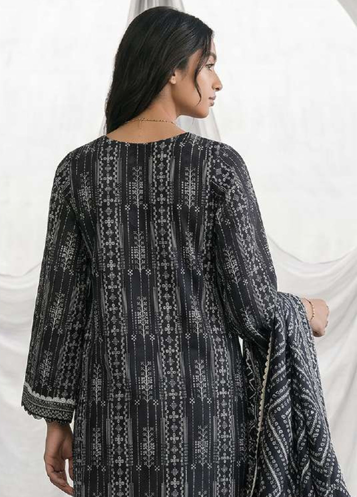 Monochrome By Zellbury Printed Lawn 3 Piece Unstitched Suit WUS26X31142 Monochrome By Zellbury Printed Lawn 3 Piece Unstitched Suit WUS26X31142