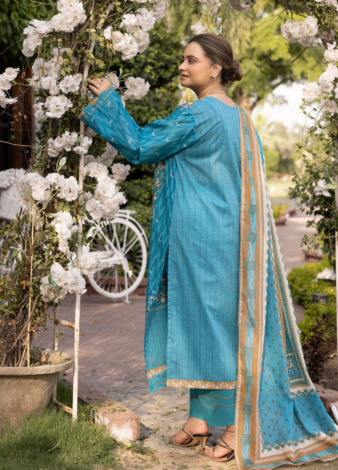 Mother's Tribute By Gul Ahmed Printed Lawn Suits Unstitched 3 Piece - GA25MT CL52668 Mother's Tribute By Gul Ahmed Printed Lawn Suits Unstitched 3 Piece - GA25MT CL52668