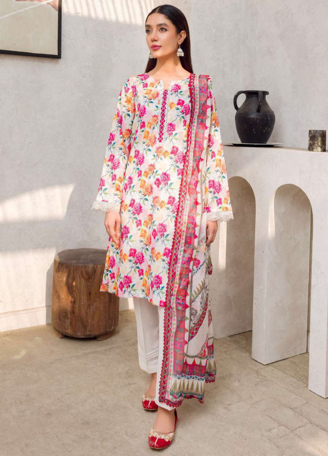 Motifz Printed Lawn Suits Unstitched 3 Piece - MT25RPL 4602 ZOHA Motifz Printed Lawn Suits Unstitched 3 Piece - MT25RPL 4602 ZOHA
