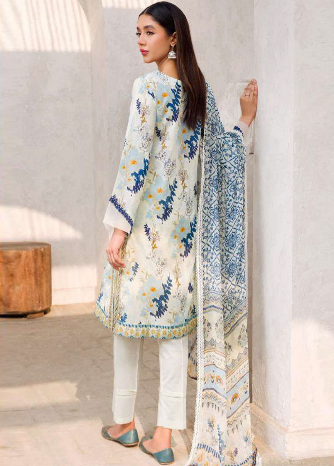 Motifz Printed Lawn Suits Unstitched 3 Piece - MT25RPL 4603 ALARA Motifz Printed Lawn Suits Unstitched 3 Piece - MT25RPL 4603 ALARA