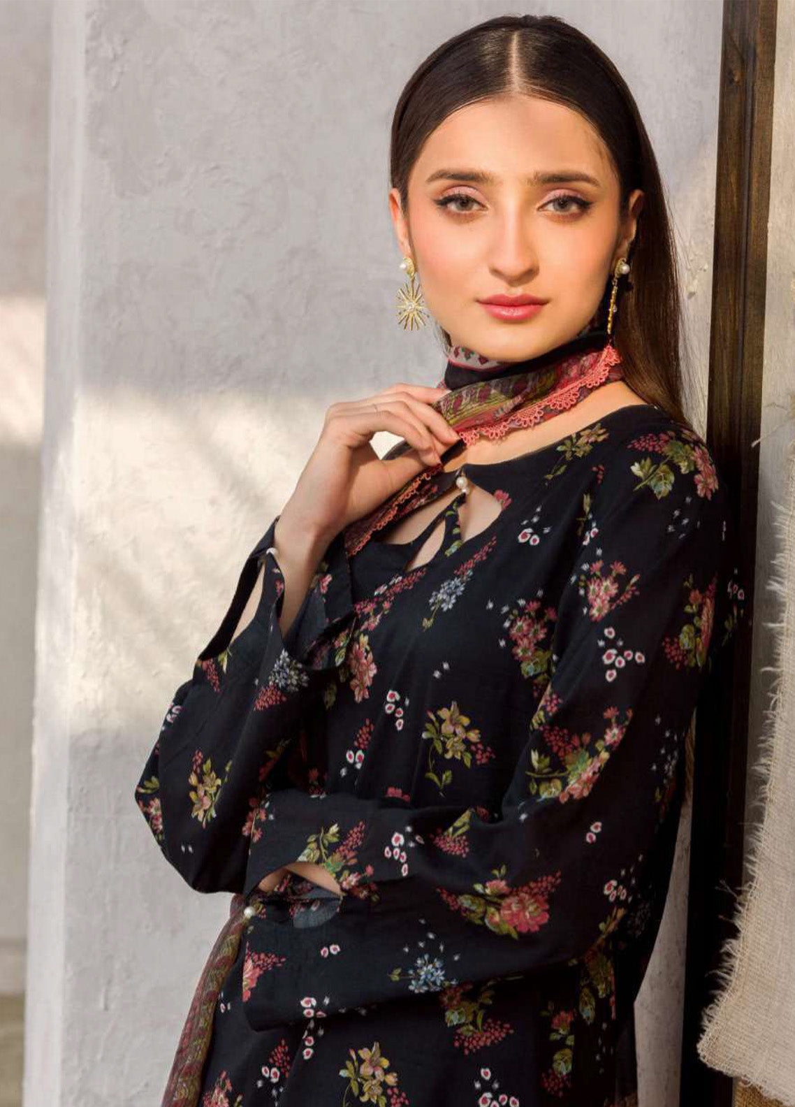 Motifz Printed Lawn Suits Unstitched 3 Piece - MT25RPL 4607 MILAN Motifz Printed Lawn Suits Unstitched 3 Piece - MT25RPL 4607 MILAN