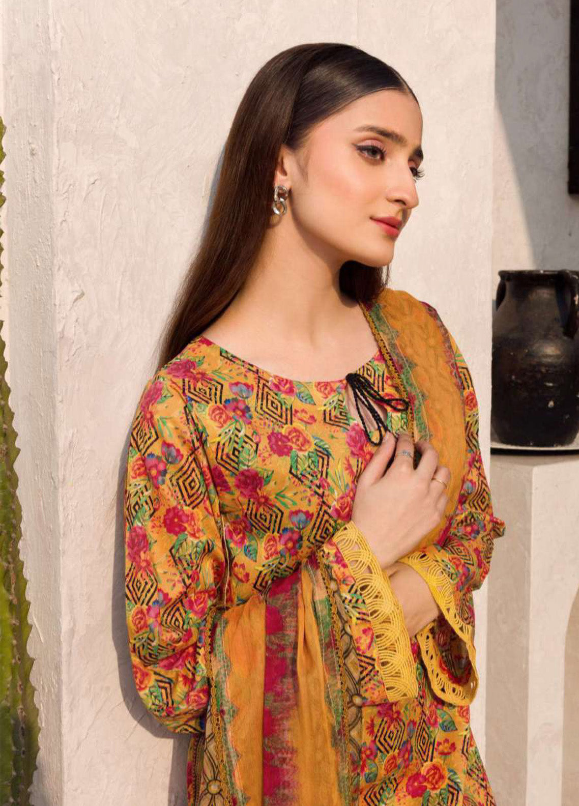 Motifz Printed Lawn Suits Unstitched 3 Piece - MT25RPL 4609 NAYLA Motifz Printed Lawn Suits Unstitched 3 Piece - MT25RPL 4609 NAYLA