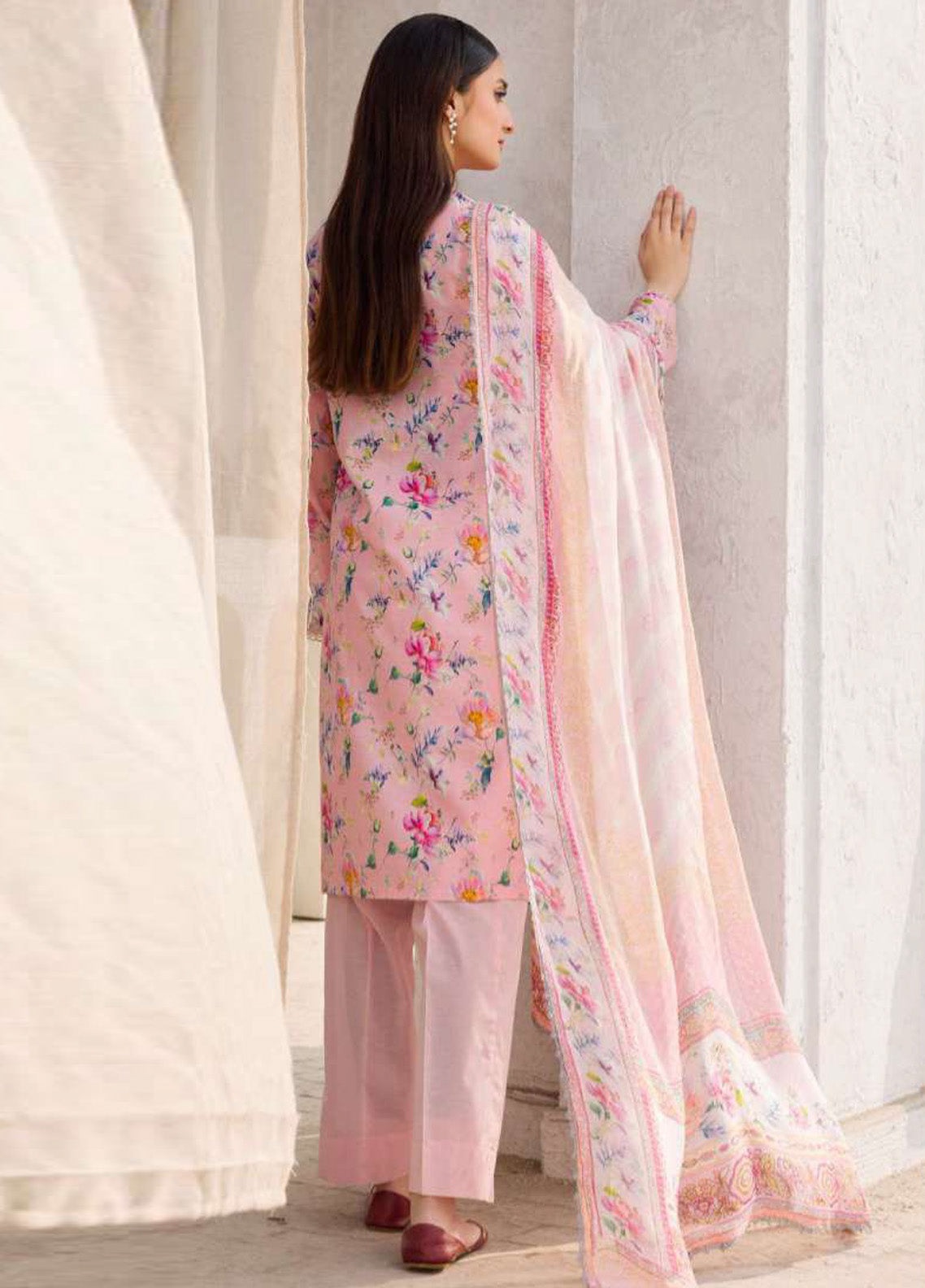 Motifz Printed Lawn Suits Unstitched 3 Piece - MT25RPL 4610 ALYA Motifz Printed Lawn Suits Unstitched 3 Piece - MT25RPL 4610 ALYA