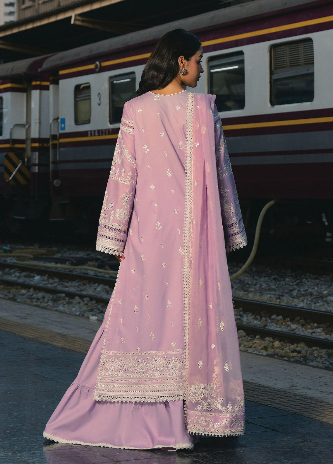 Mulaqaat By Afrozeh Festive Embroidered Lawn 3 Piece Unstitched Suit AF26MFL D-0051 DILNASHEEN Mulaqaat By Afrozeh Festive Embroidered Lawn 3 Piece Unstitched Suit AF26MFL D-0051 DILNASHEEN