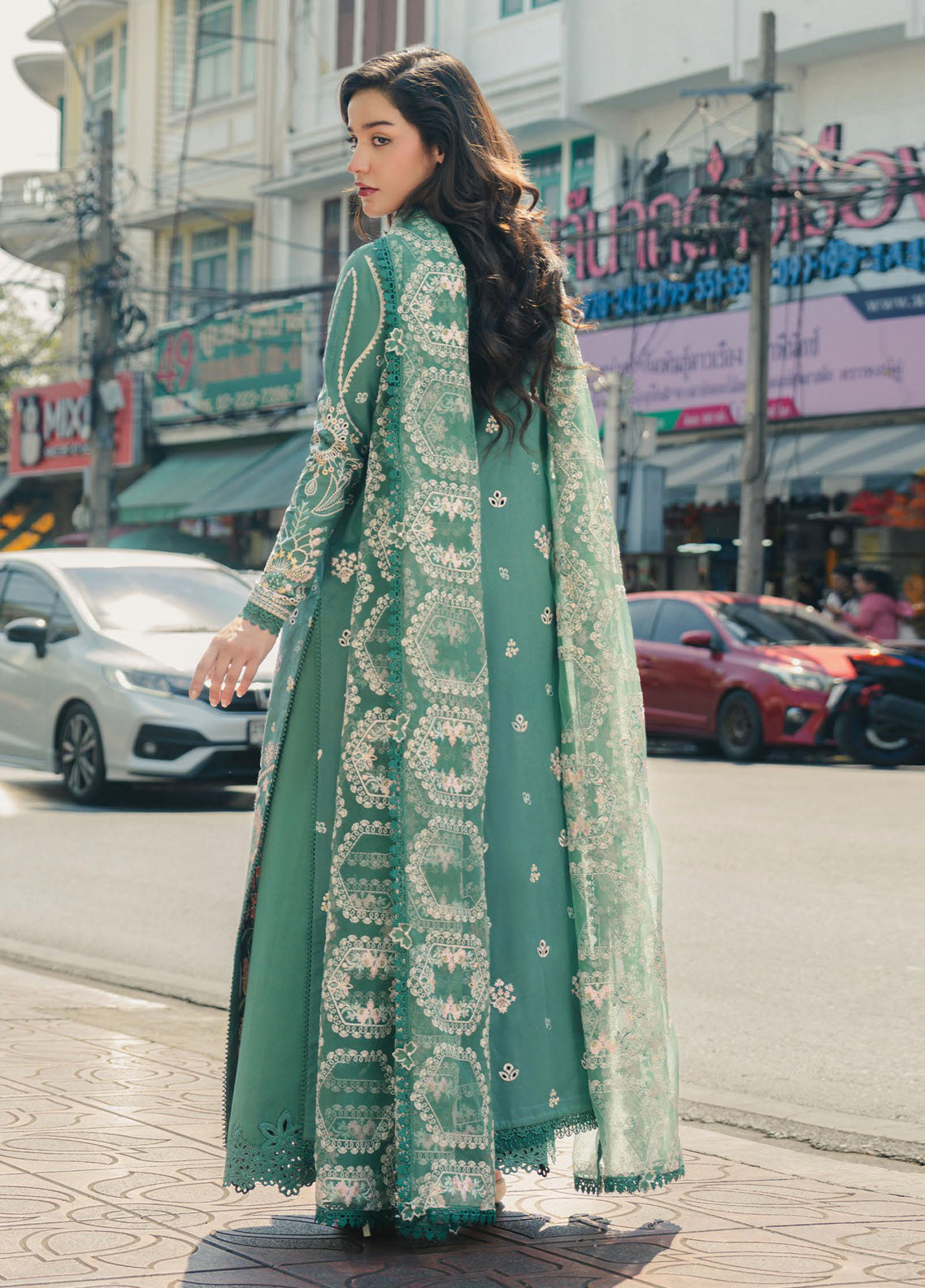 Mulaqaat By Afrozeh Festive Embroidered Lawn 3 Piece Unstitched Suit AF26MFL D-0052 VASL Mulaqaat By Afrozeh Festive Embroidered Lawn 3 Piece Unstitched Suit AF26MFL D-0052 VASL