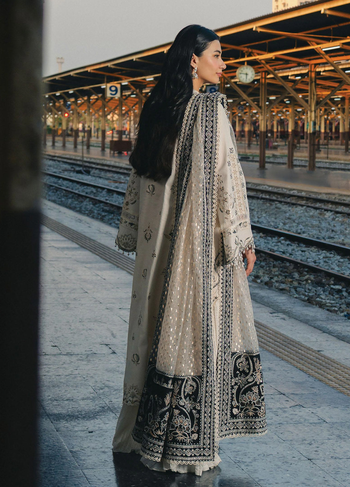 Mulaqaat By Afrozeh Festive Embroidered Lawn 3 Piece Unstitched Suit AF26MFL D-0058 KHAWAAB Mulaqaat By Afrozeh Festive Embroidered Lawn 3 Piece Unstitched Suit AF26MFL D-0058 KHAWAAB