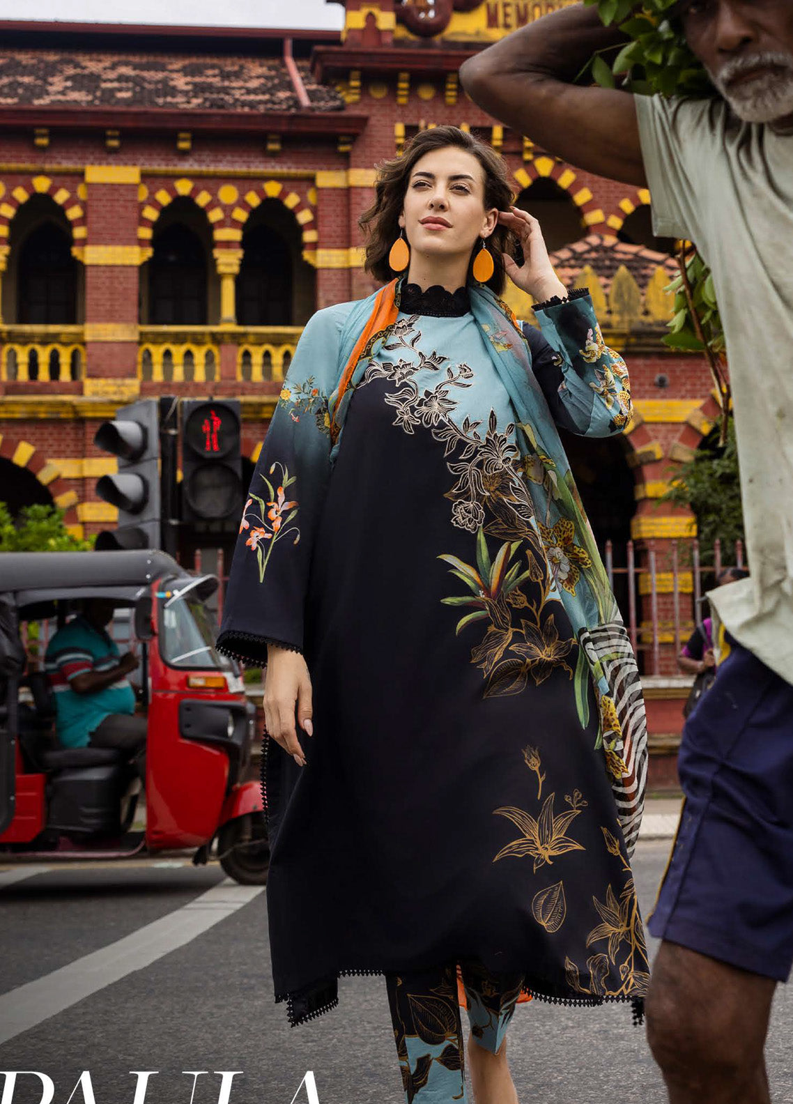 Mushq La Dolce Hemline Embroidered Lawn Suits Unstitched 3 Piece - MQ25LDH 10B PAULA Mushq La Dolce Hemline Embroidered Lawn Suits Unstitched 3 Piece - MQ25LDH 10B PAULA