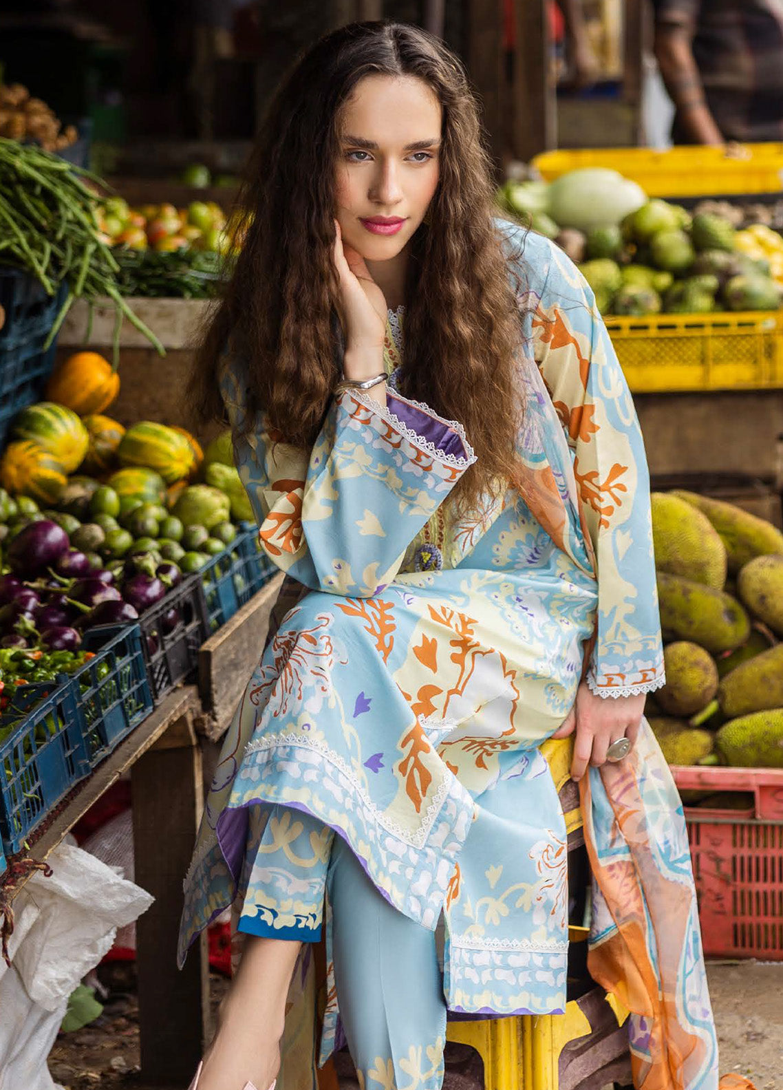 Mushq La Dolce Hemline Embroidered Lawn Suits Unstitched 3 Piece - MQ25LDH 3A ZITA Mushq La Dolce Hemline Embroidered Lawn Suits Unstitched 3 Piece - MQ25LDH 3A ZITA