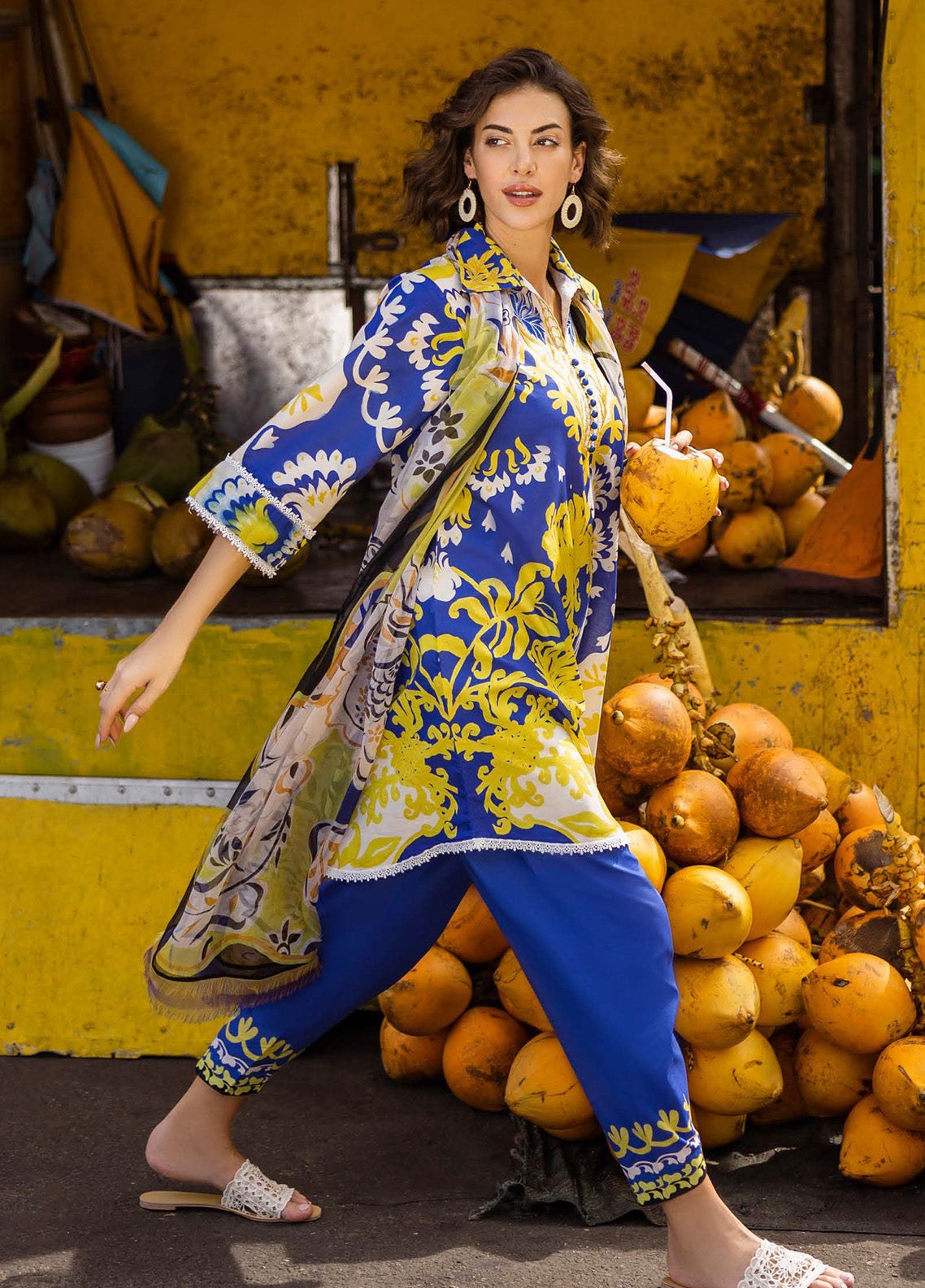 Mushq La Dolce Hemline Embroidered Lawn Suits Unstitched 3 Piece - MQ25LDH 3B MIRELLA Mushq La Dolce Hemline Embroidered Lawn Suits Unstitched 3 Piece - MQ25LDH 3B MIRELLA