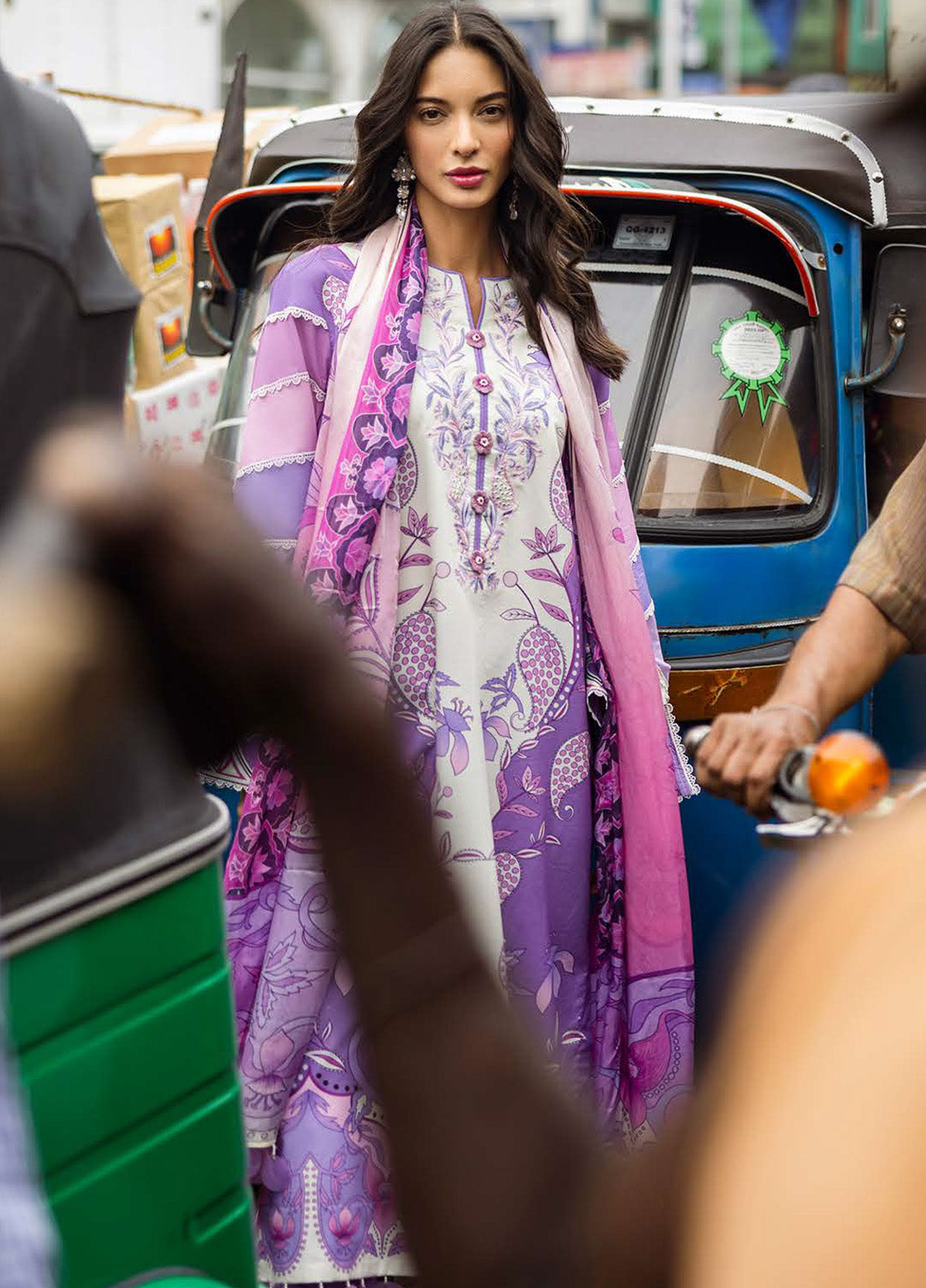 Mushq La Dolce Hemline Embroidered Lawn Suits Unstitched 3 Piece - MQ25LDH 5A FABOLA Mushq La Dolce Hemline Embroidered Lawn Suits Unstitched 3 Piece - MQ25LDH 5A FABOLA
