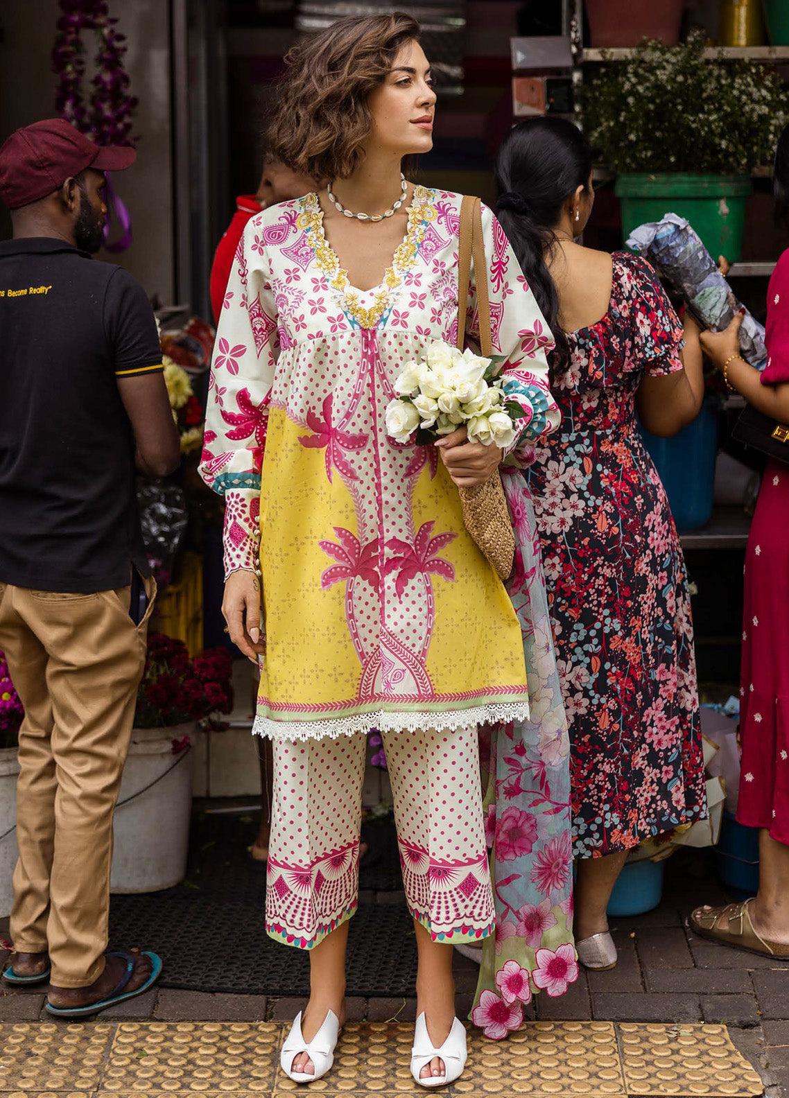 Mushq La Dolce Hemline Embroidered Lawn Suits Unstitched 3 Piece - MQ25LDH 6A SABRINA Mushq La Dolce Hemline Embroidered Lawn Suits Unstitched 3 Piece - MQ25LDH 6A SABRINA