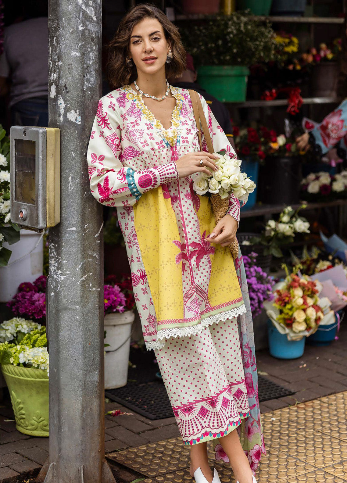 Mushq La Dolce Hemline Embroidered Lawn Suits Unstitched 3 Piece - MQ25LDH 6A SABRINA Mushq La Dolce Hemline Embroidered Lawn Suits Unstitched 3 Piece - MQ25LDH 6A SABRINA