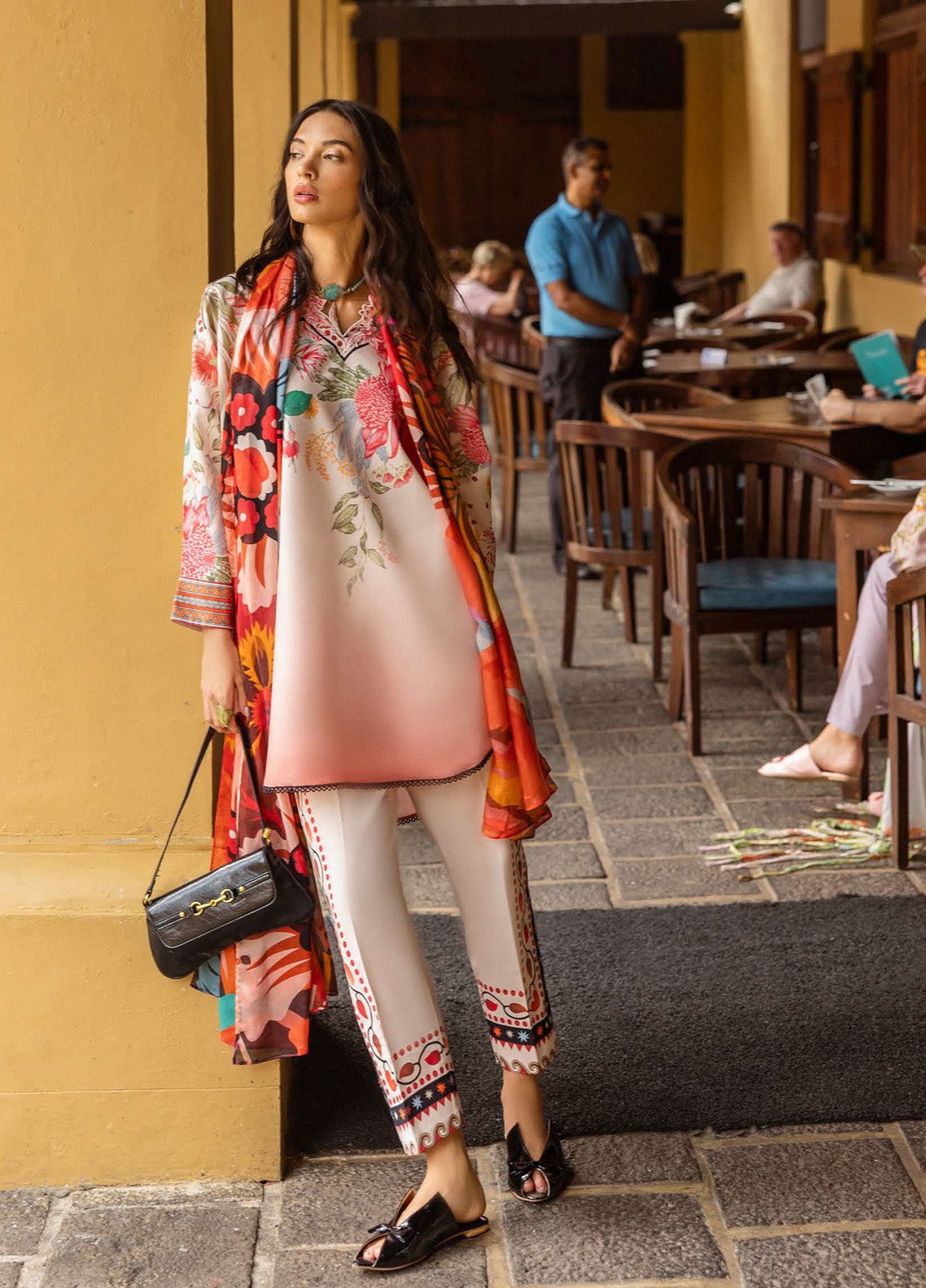 Mushq La Dolce Hemline Embroidered Lawn Suits Unstitched 3 Piece - MQ25LDH 7B CLIO Mushq La Dolce Hemline Embroidered Lawn Suits Unstitched 3 Piece - MQ25LDH 7B CLIO