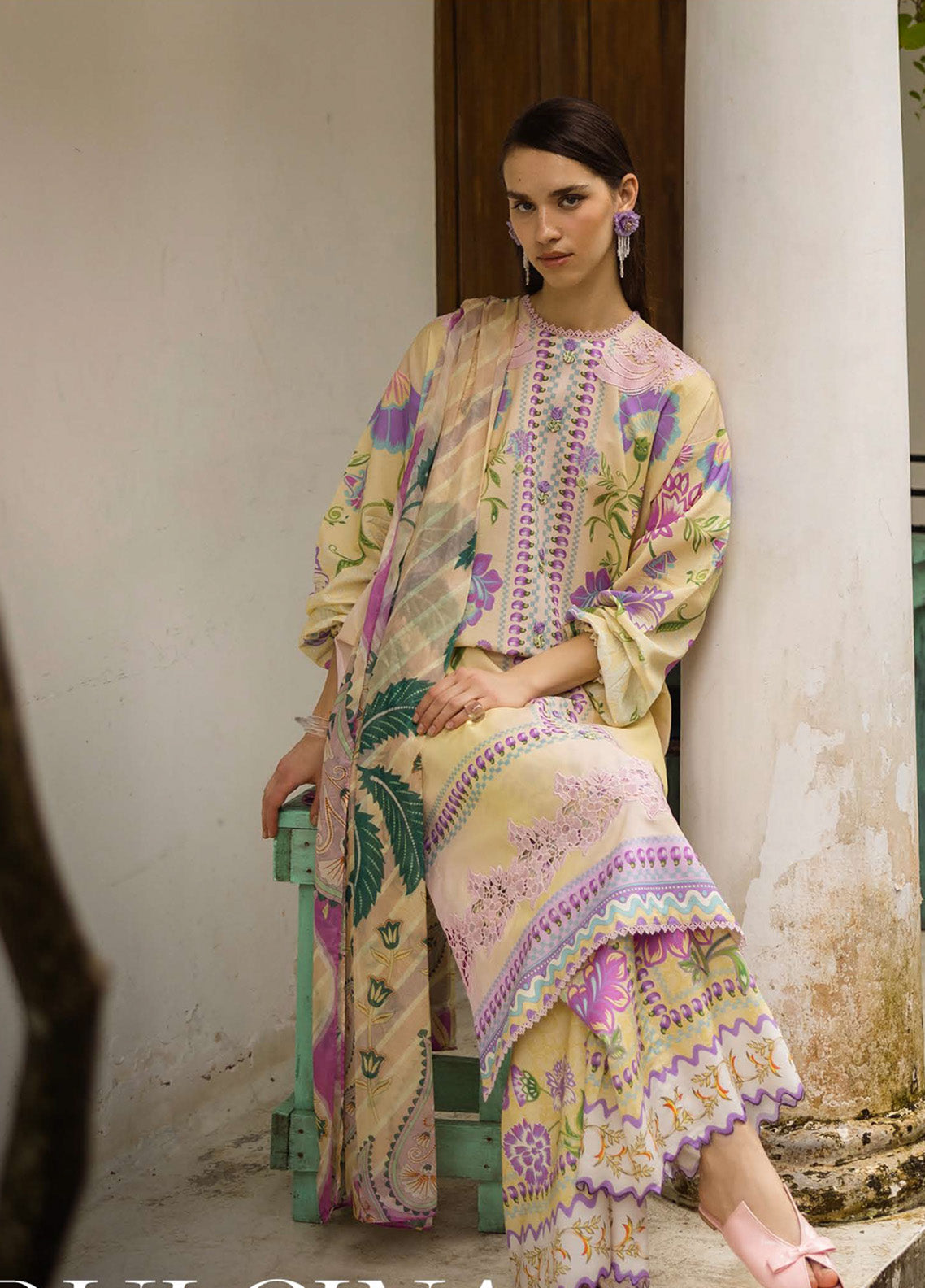 Mushq La Dolce Hemline Embroidered Lawn Suits Unstitched 3 Piece - MQ25LDH 2A DULCINA Mushq La Dolce Hemline Embroidered Lawn Suits Unstitched 3 Piece - MQ25LDH 2A DULCINA