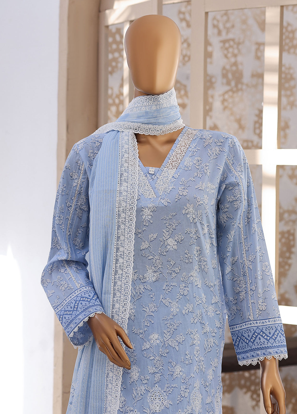Nakshkari By HZ Textile Embroidered Lawn 3 Piece Unstitched Suit HZ26NEV3 D-NEC-1218 Nakshkari By HZ Textile Embroidered Lawn 3 Piece Unstitched Suit HZ26NEV3 D-NEC-1218