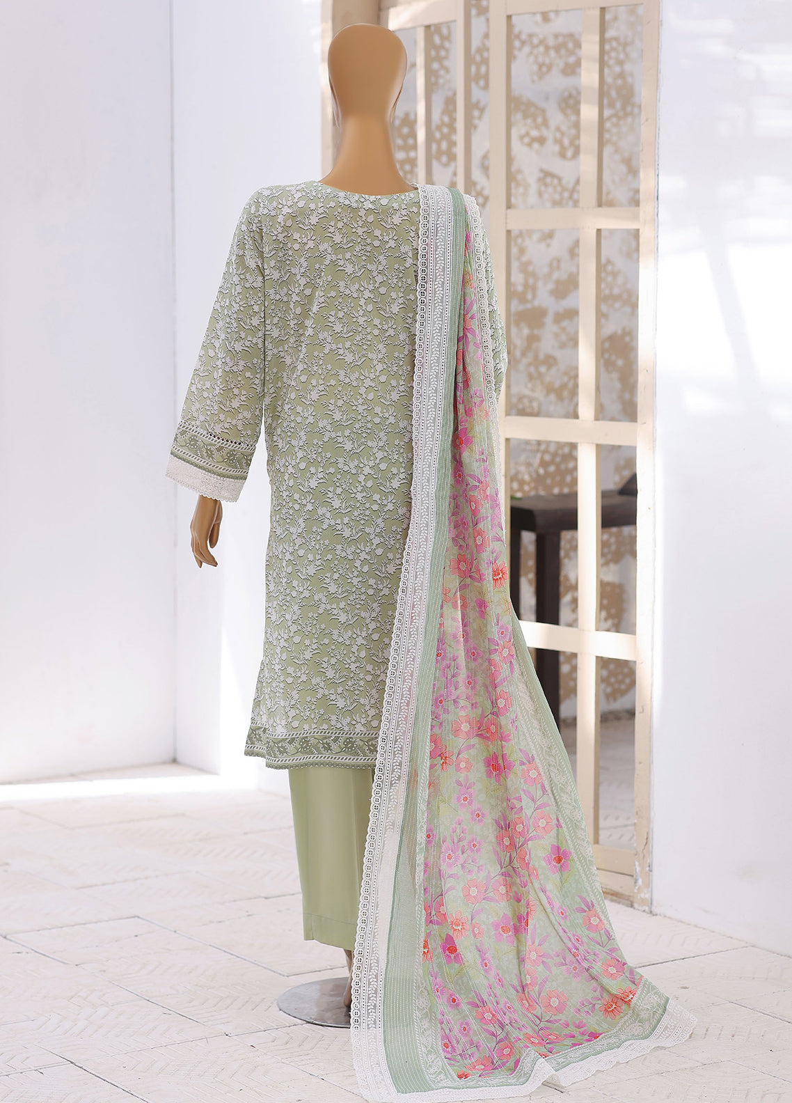 Nakshkari By HZ Textile Embroidered Lawn 3 Piece Unstitched Suit HZ26NEV3 D-NEC-1220 Nakshkari By HZ Textile Embroidered Lawn 3 Piece Unstitched Suit HZ26NEV3 D-NEC-1220