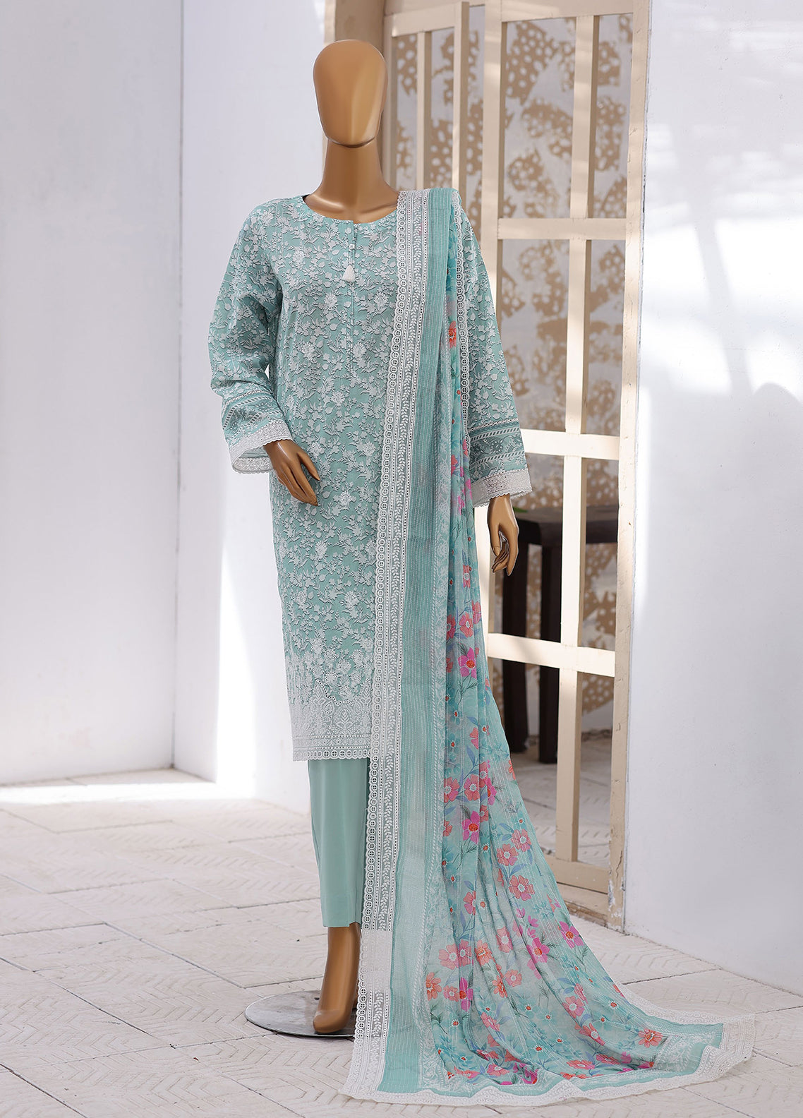 Nakshkari By HZ Textile Embroidered Lawn 3 Piece Unstitched Suit HZ26NEV3 D-NEC-1221 Nakshkari By HZ Textile Embroidered Lawn 3 Piece Unstitched Suit HZ26NEV3 D-NEC-1221
