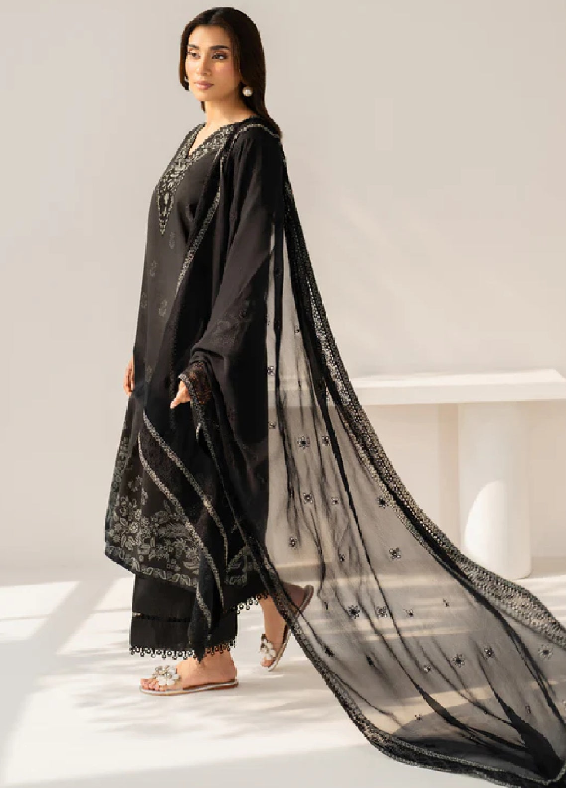Namah By Xenia Embroidered Lawn 3 Piece Unstitched Suit XE26NS D-1016 AERA Namah By Xenia Embroidered Lawn 3 Piece Unstitched Suit XE26NS D-1016 AERA