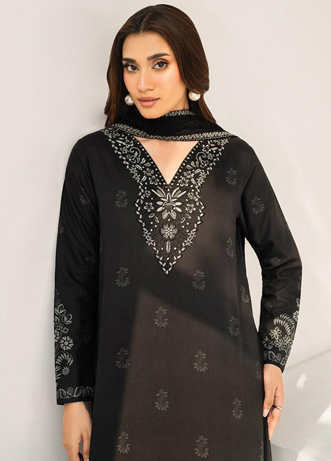 Namah By Xenia Embroidered Lawn 3 Piece Unstitched Suit XE26NS D-1016 AERA Namah By Xenia Embroidered Lawn 3 Piece Unstitched Suit XE26NS D-1016 AERA