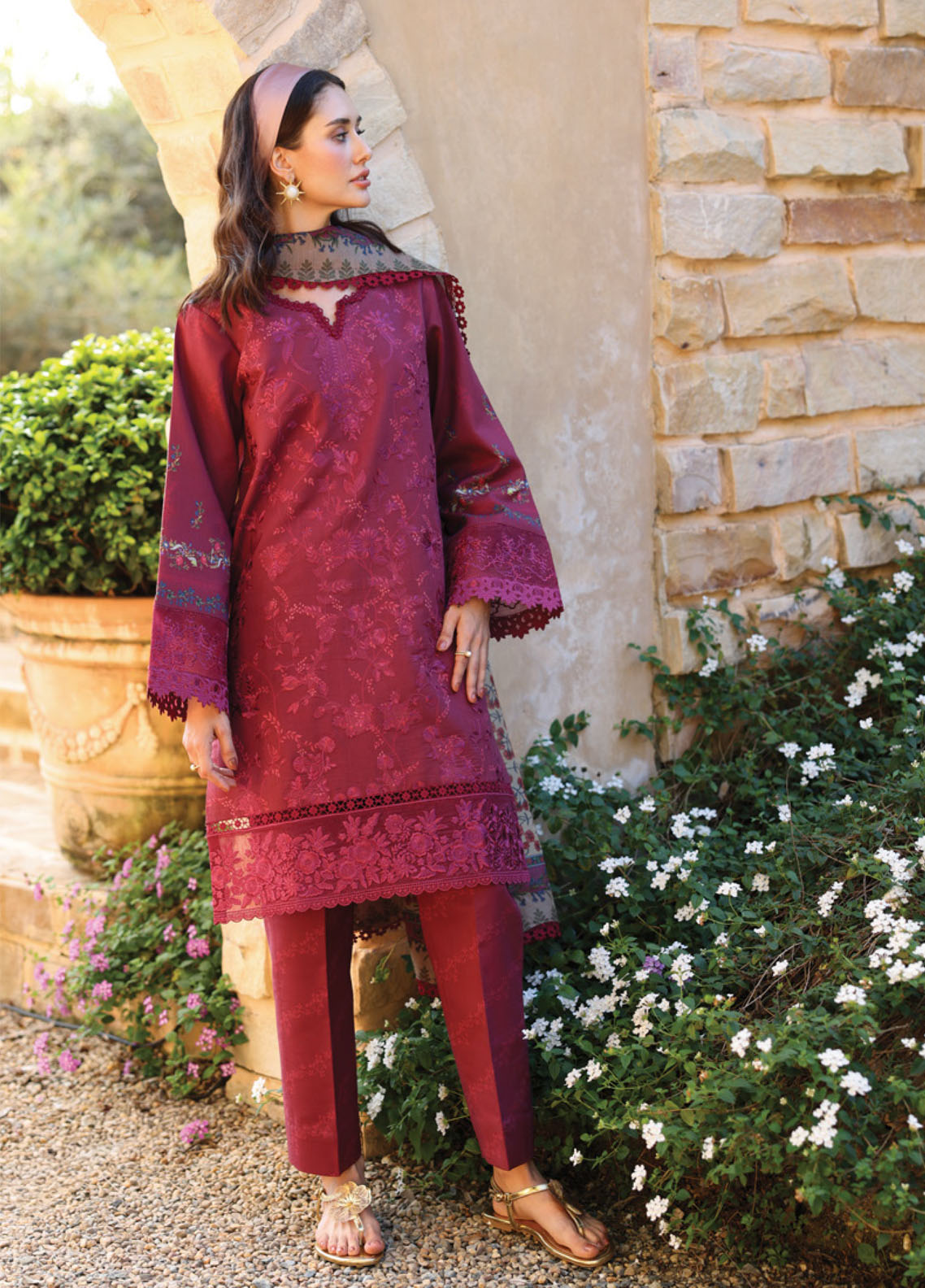 Naqsh By Ayleen Embroidered Lawn 3 Piece Unstitched Suit ALN26NQ Gulrang Naqsh By Ayleen Embroidered Lawn 3 Piece Unstitched Suit ALN26NQ Gulrang