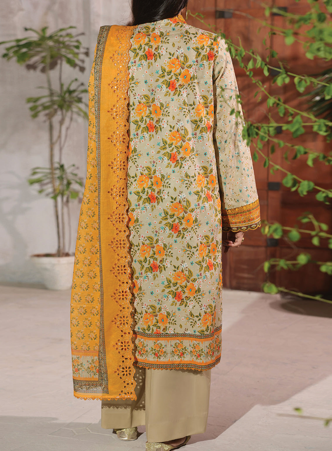 Naqsh By VS Textile Embroidered Chikankari Lawn 3 Piece Unstitched Suit VS26NEC D-692 Naqsh By VS Textile Embroidered Chikankari Lawn 3 Piece Unstitched Suit VS26NEC D-692